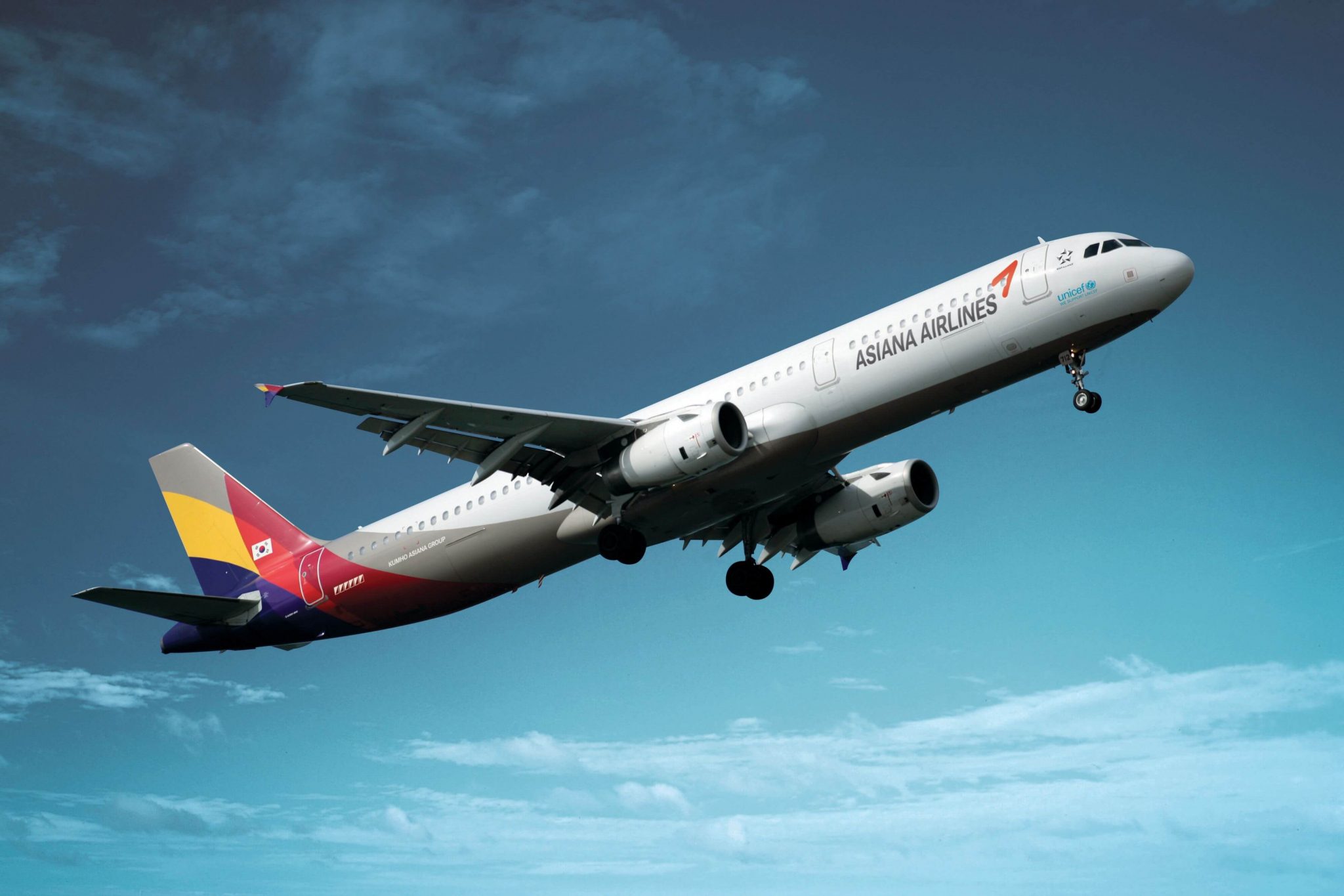 US considering moving against Korean-Asiana merger: report