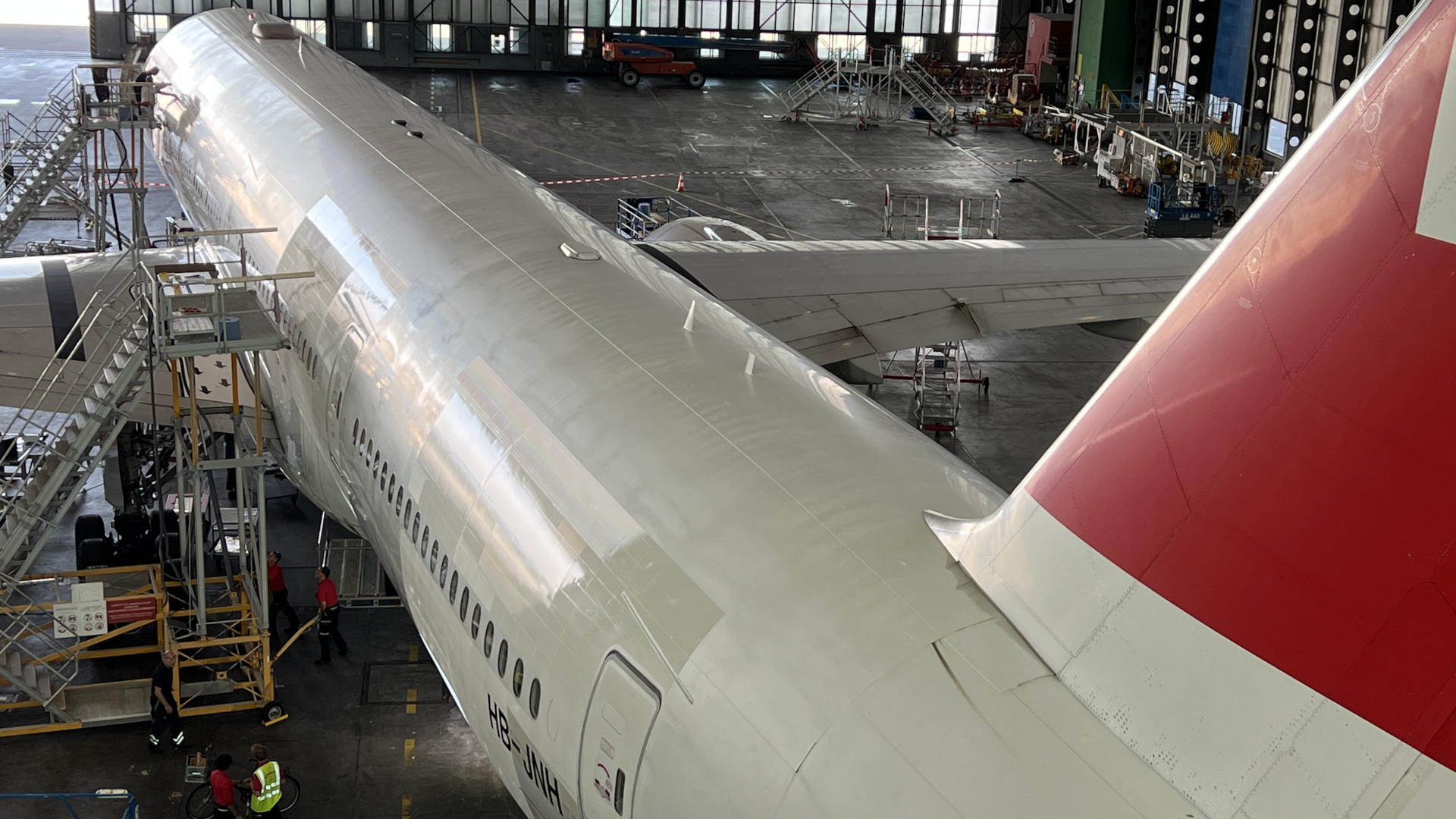 First Boeing 777 with AeroSHARK takes off on passenger flights