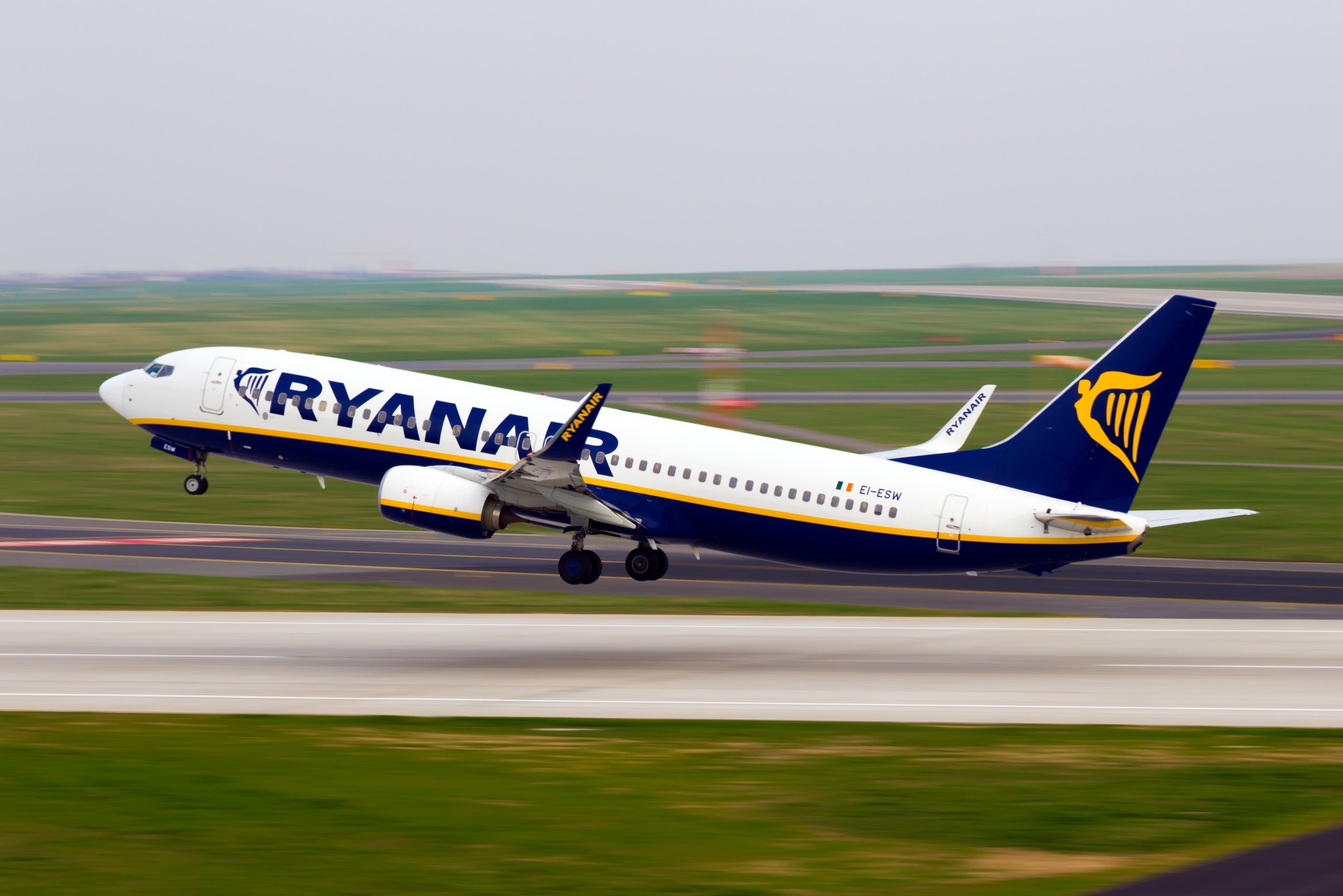 Ryanair expecting to reduce capacity at French regional airports by 50%