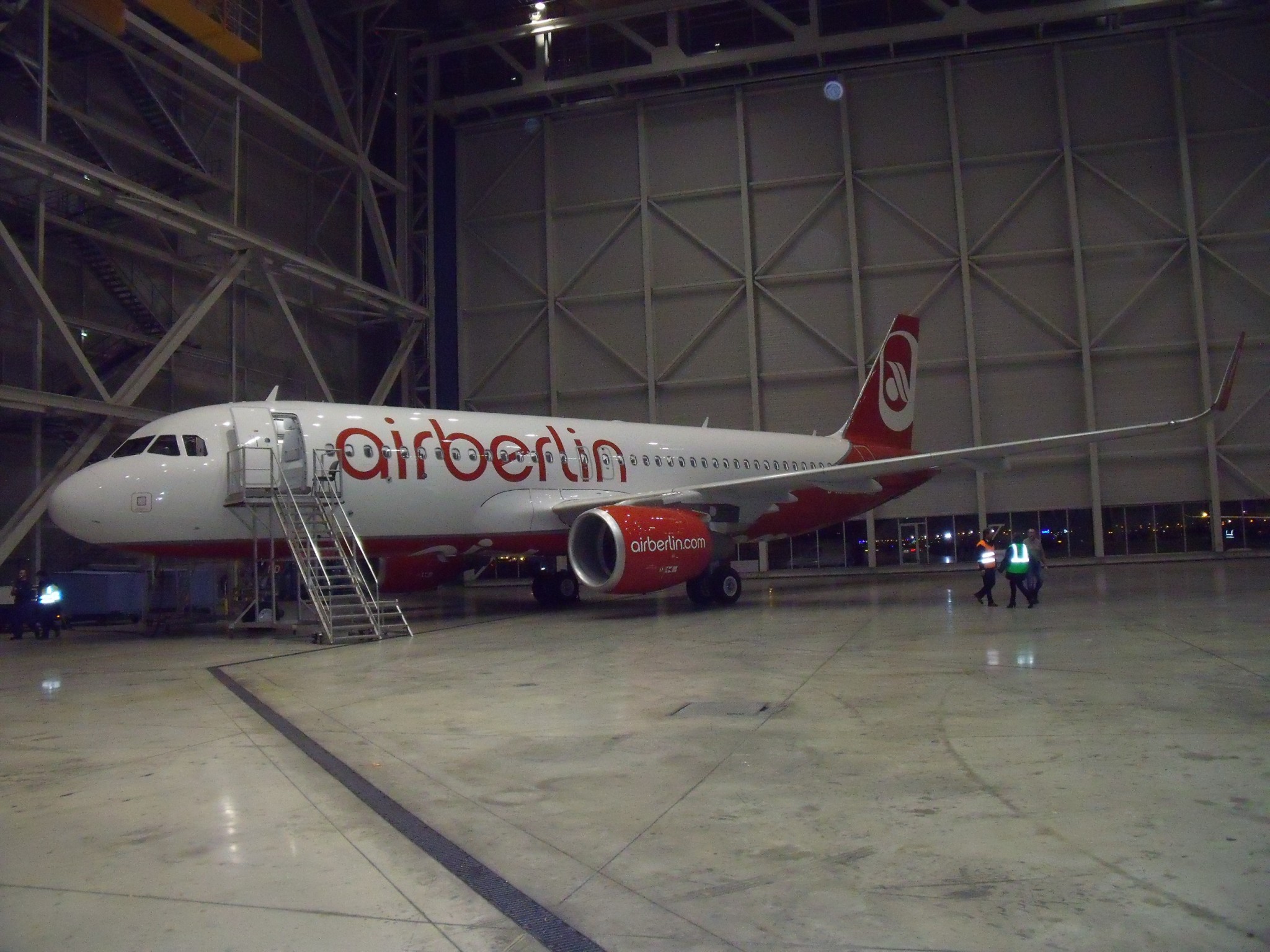 Avolon delivers one Airbus A320-200 to Air Berlin