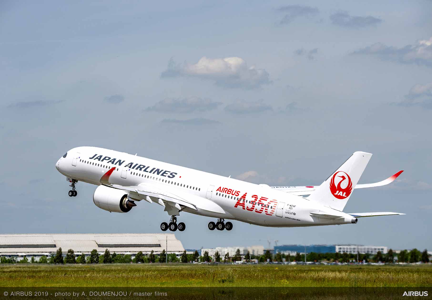 JAL to transfer employees