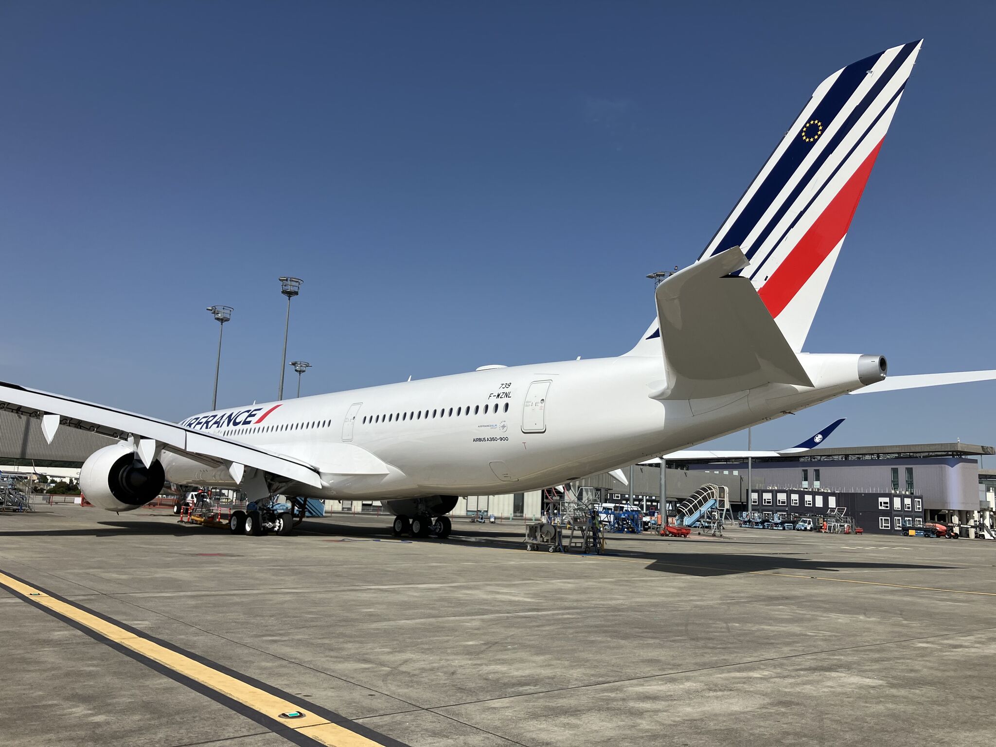 JP Lease Products & Services acquires new A350-900