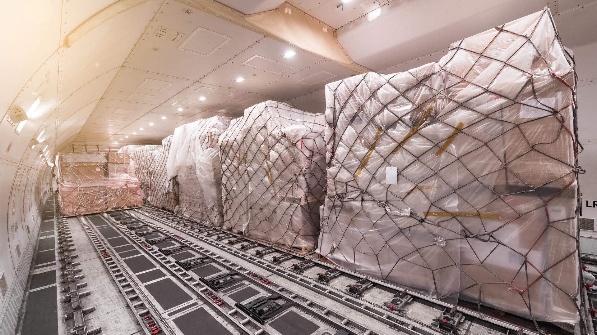 Asia and Middle East drive air cargo rate stability