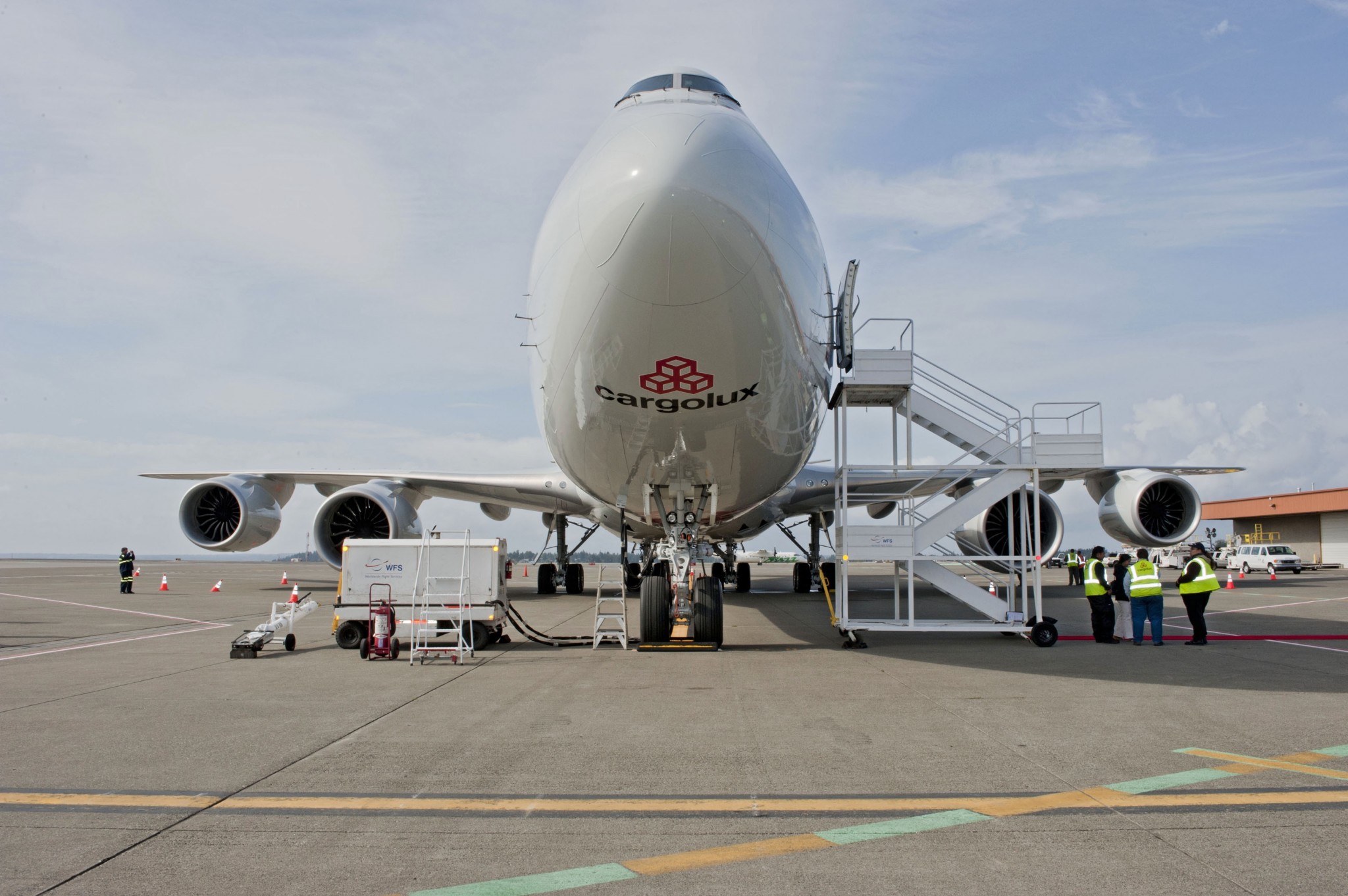 Cargolux contracts GEnx-2B reverser service