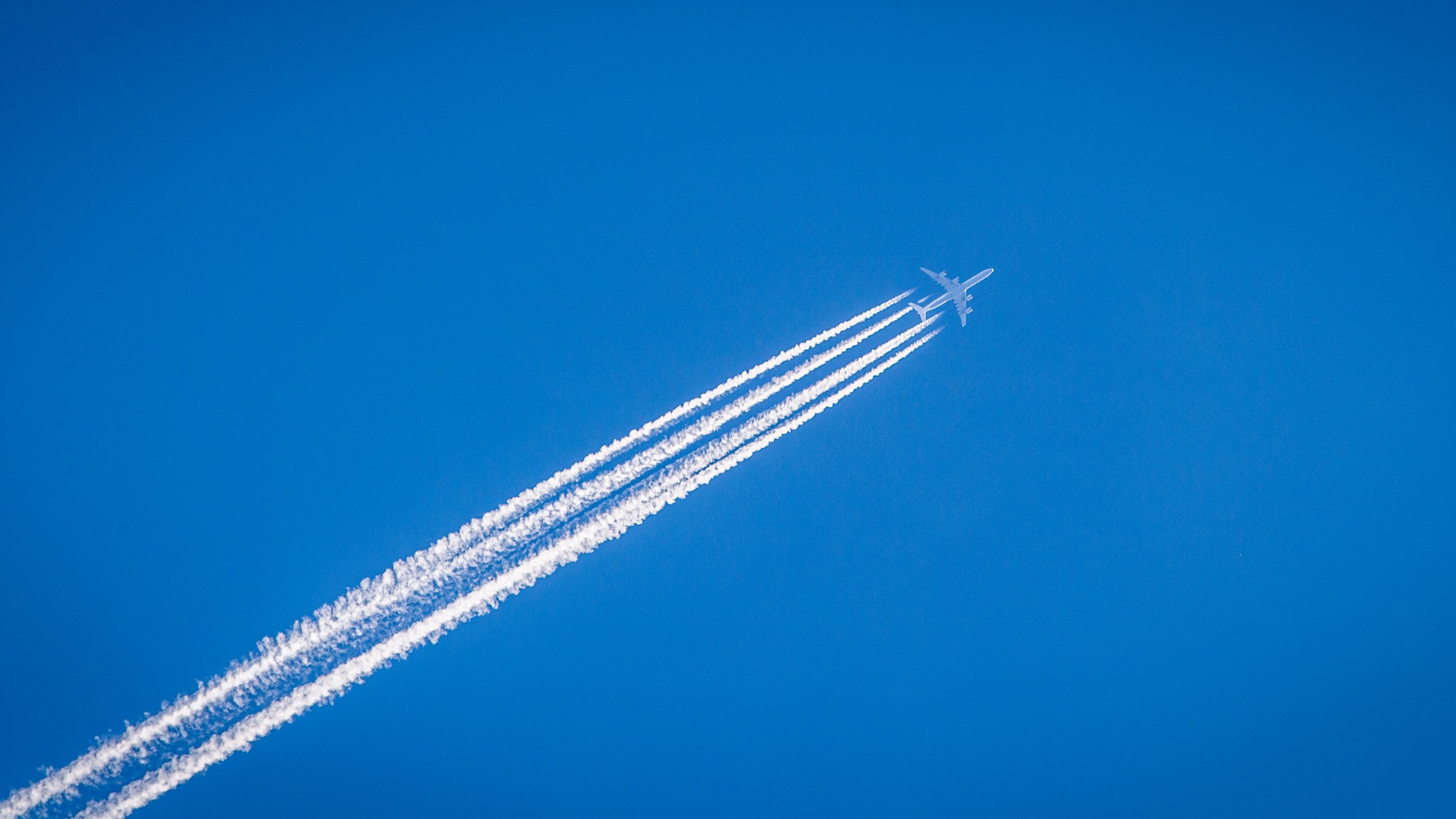 IATA warns ""urgent"" data needed to understand contrail climate impact