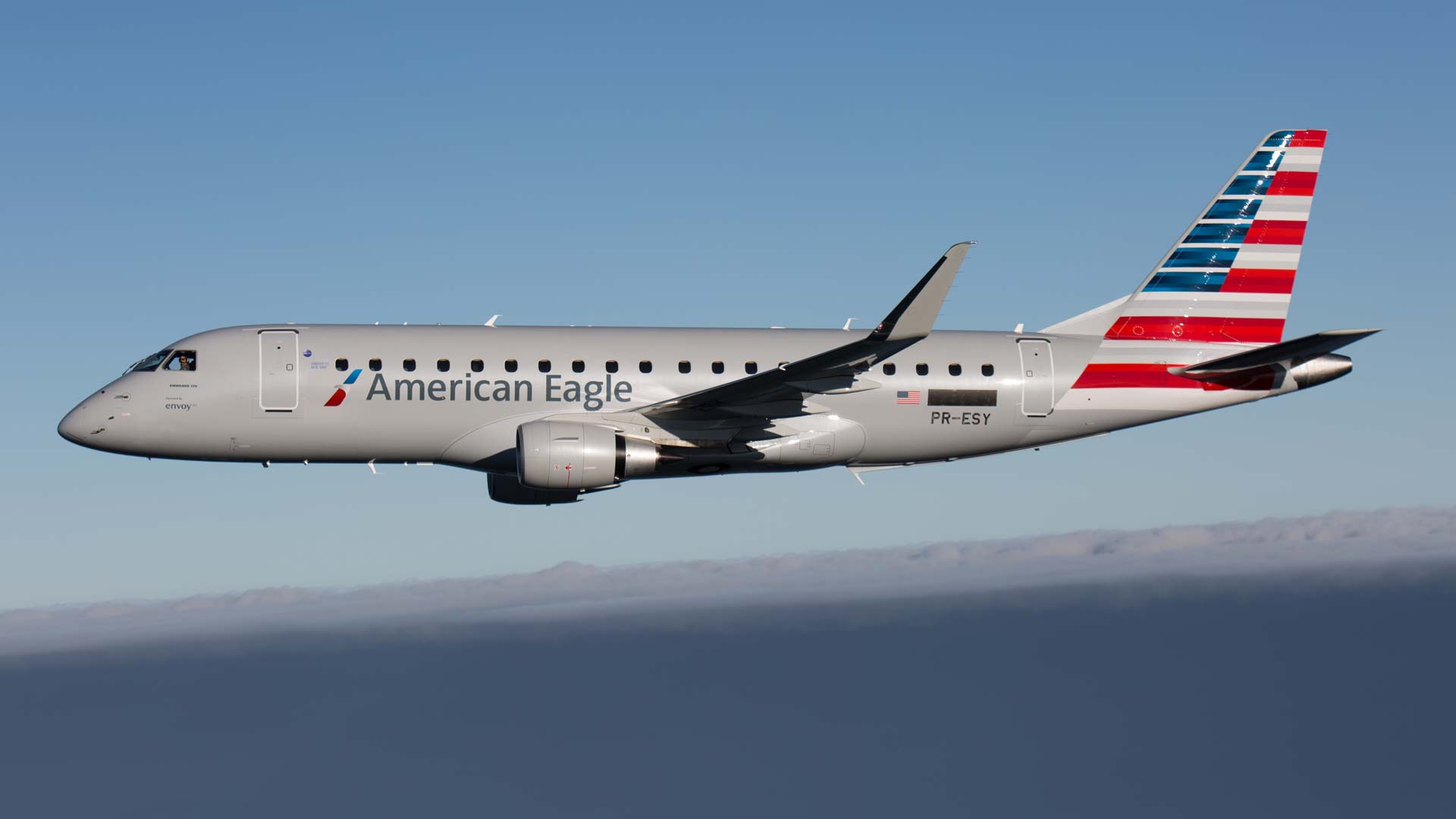 BNDES finances 32 E175 jets for American Airlines