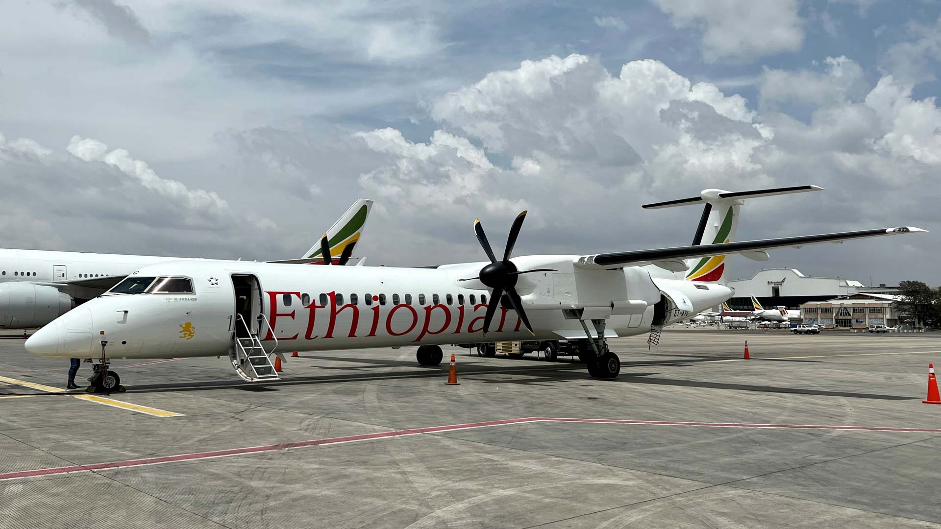 Ethiopian Airlines leases two Dash 8-400s from TrueNoord