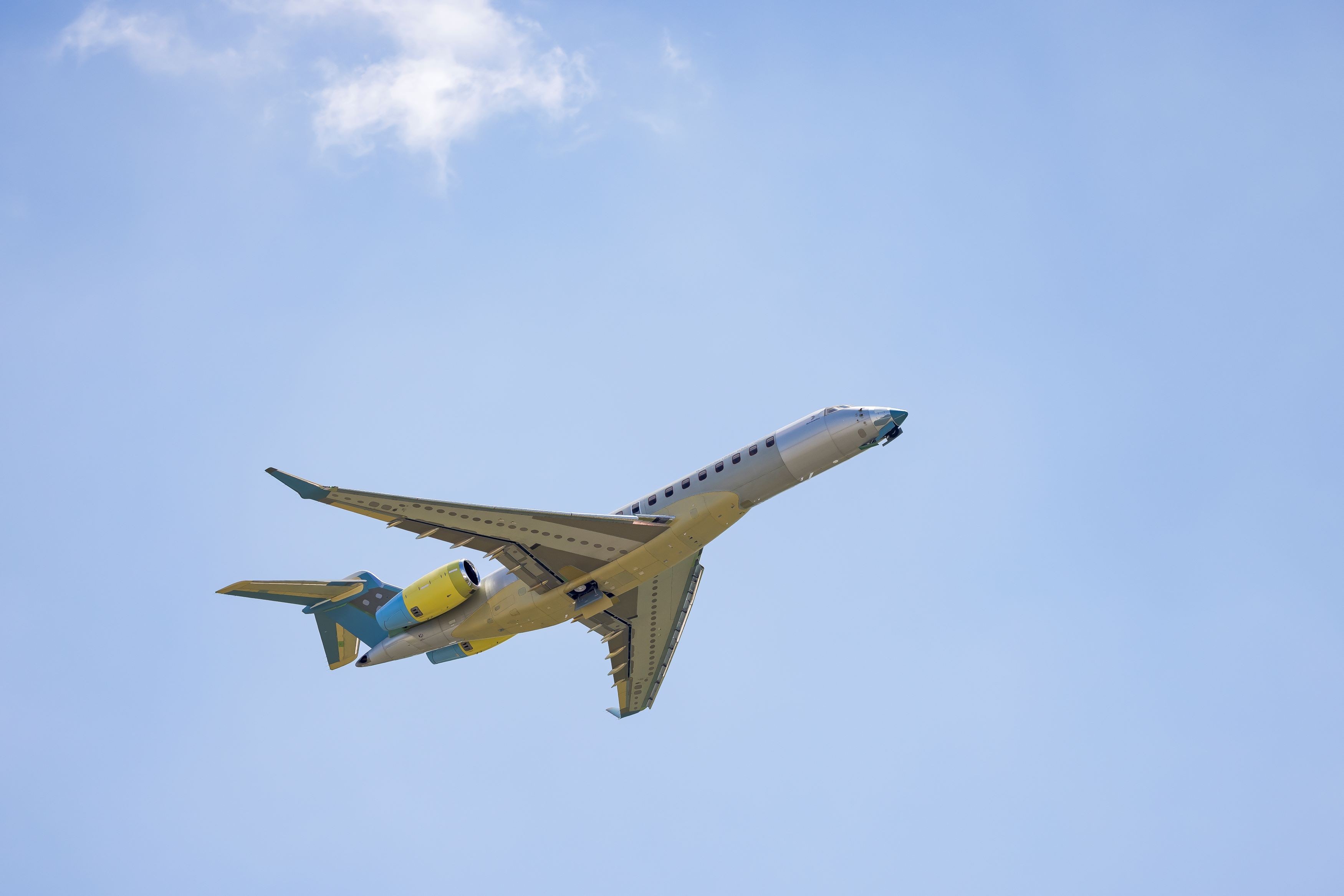 Bombardier's Global 8000 completes inaugural flight