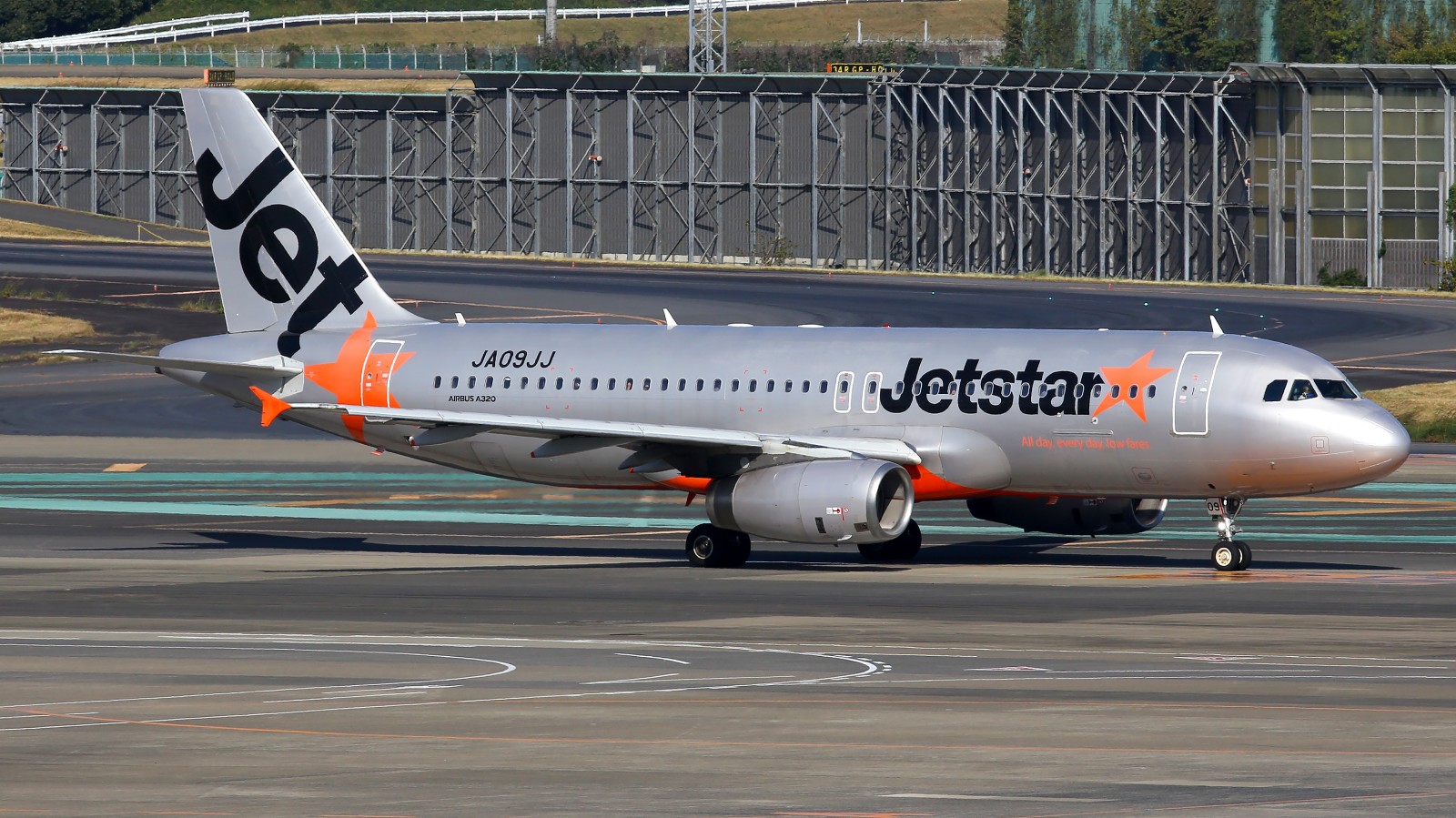 Jetstar Airways receives one Airbus A320-200 from Clover Aviation Capital