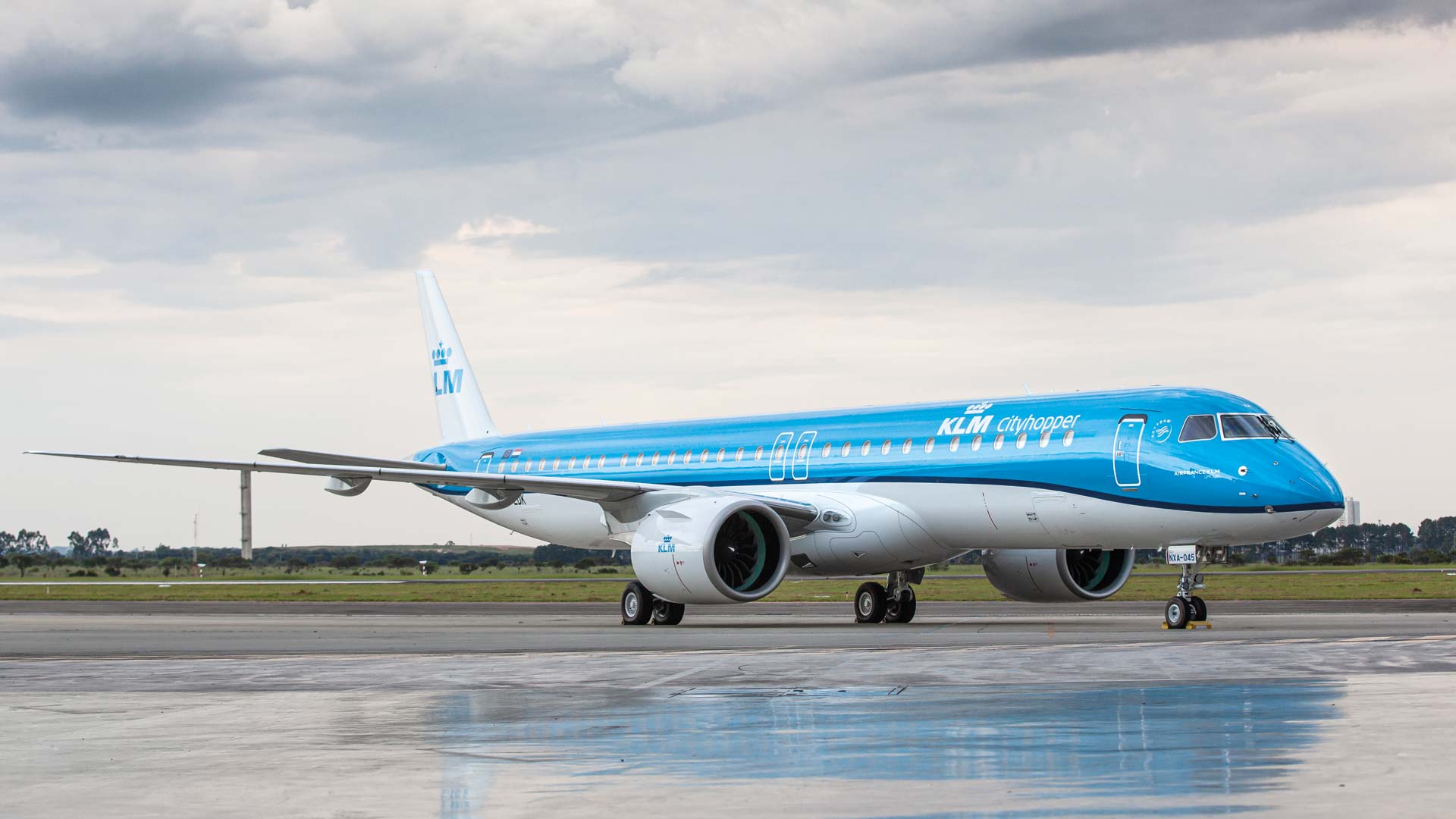 KLM advises Dutch government to reconsider Schiphol flight cap