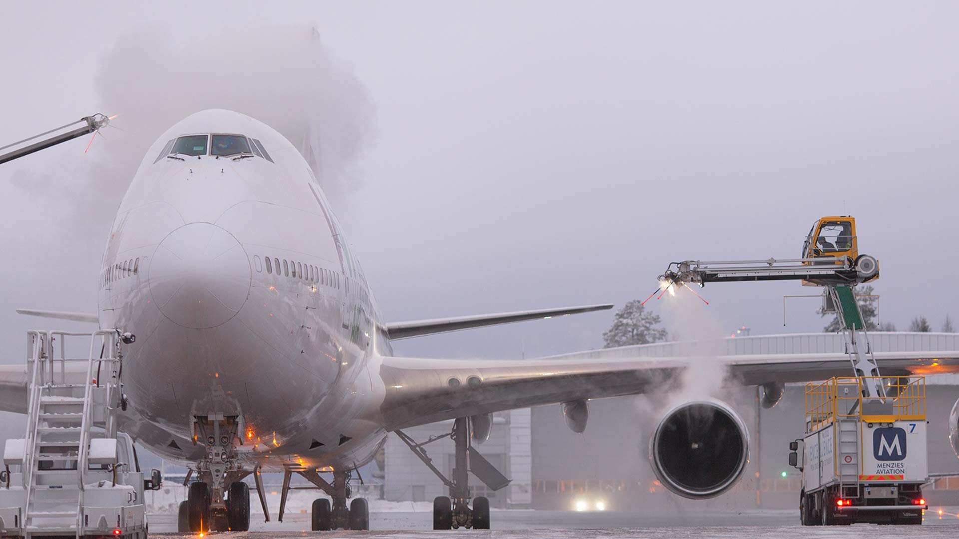 Menzies Aviation inks de-icing contract renewals with Norwegian