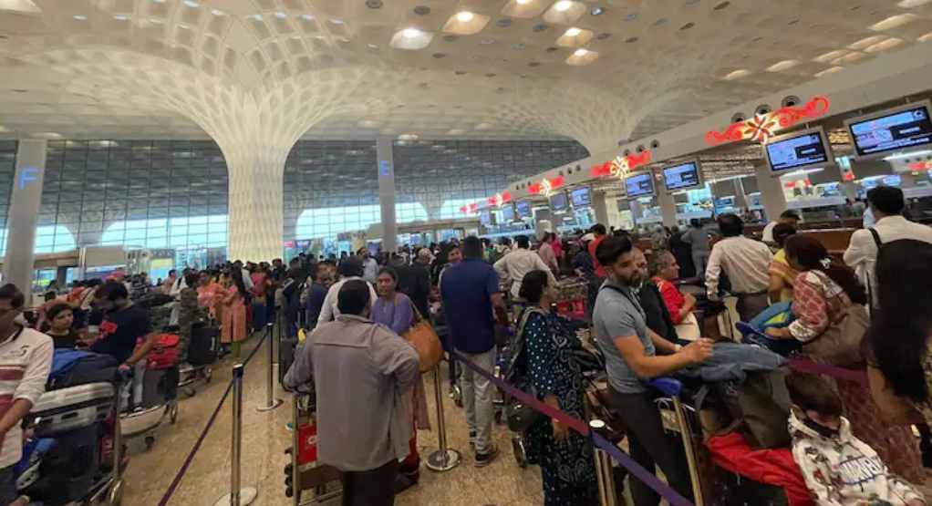 Mumbai airport faces technical snag, passengers complain