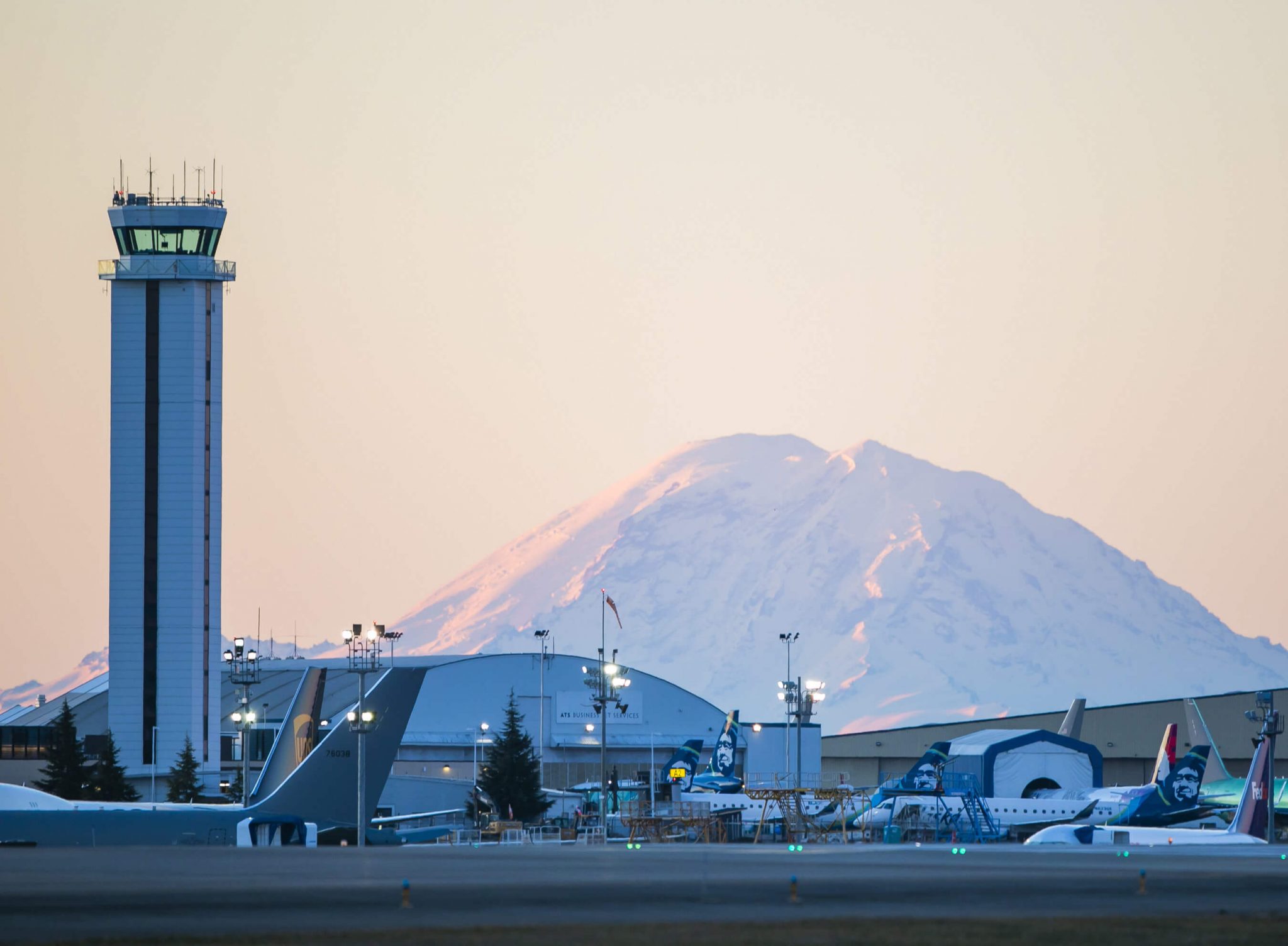 Alaska Airlines begins daily nonstop service between Seattle and Columbus