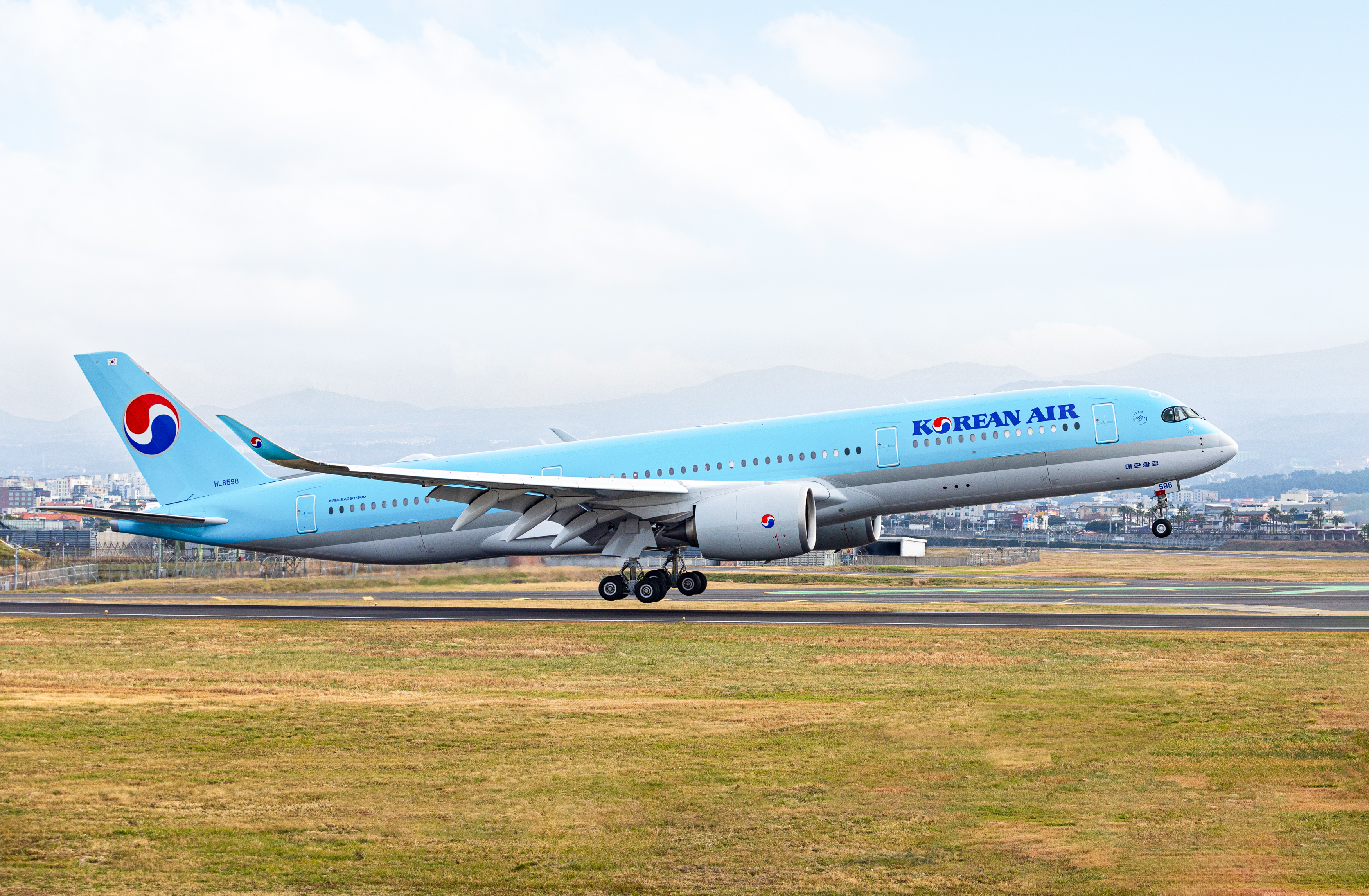 Korean Air begins A350 operations