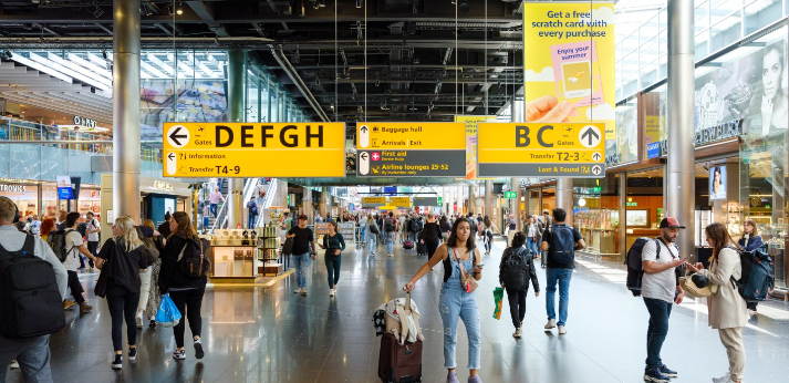 Schiphol announces 42% passenger number increase in February 2023