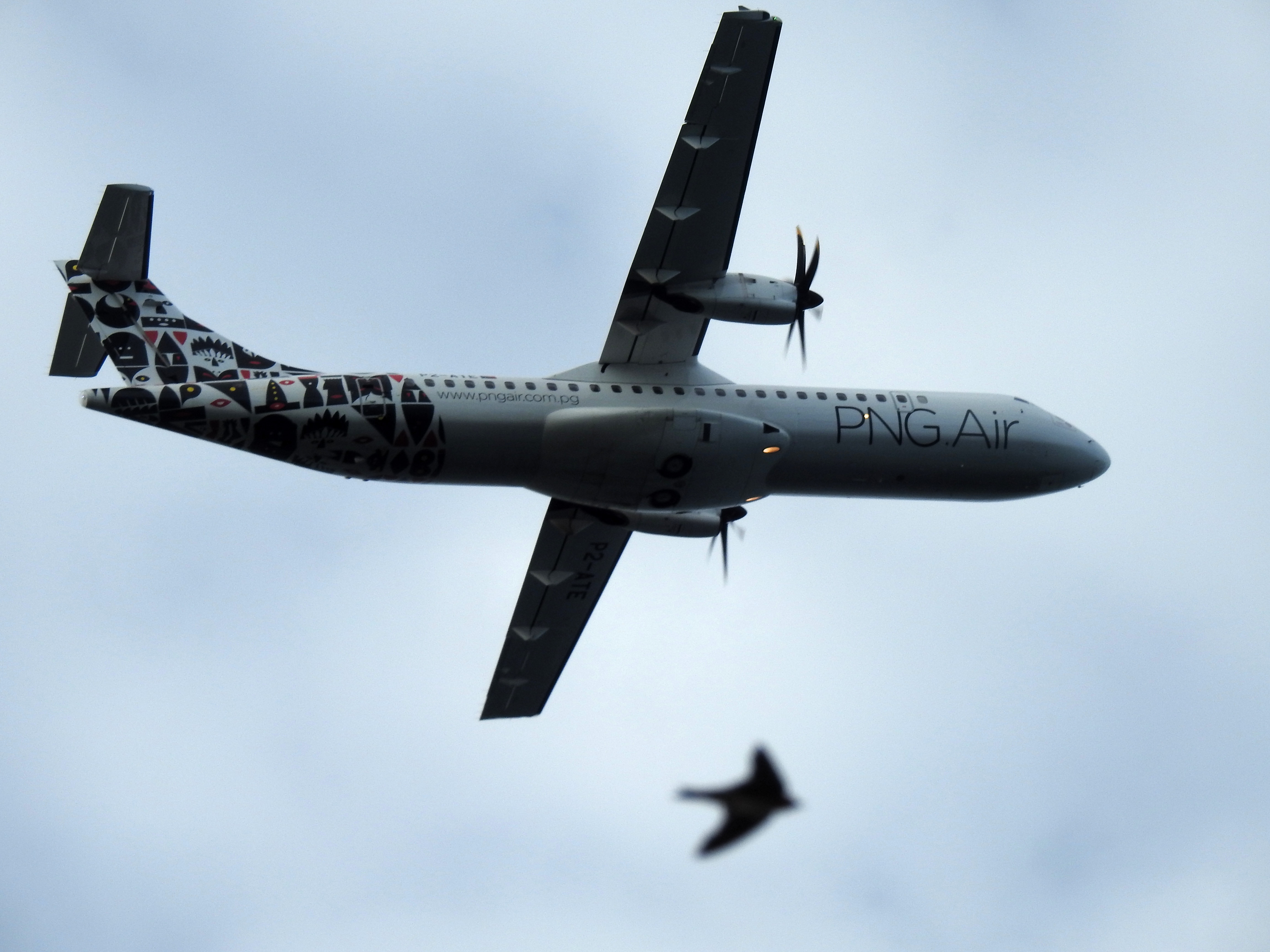 Avation signs six-year lease agreement with PNG Air for one ATR 72-600