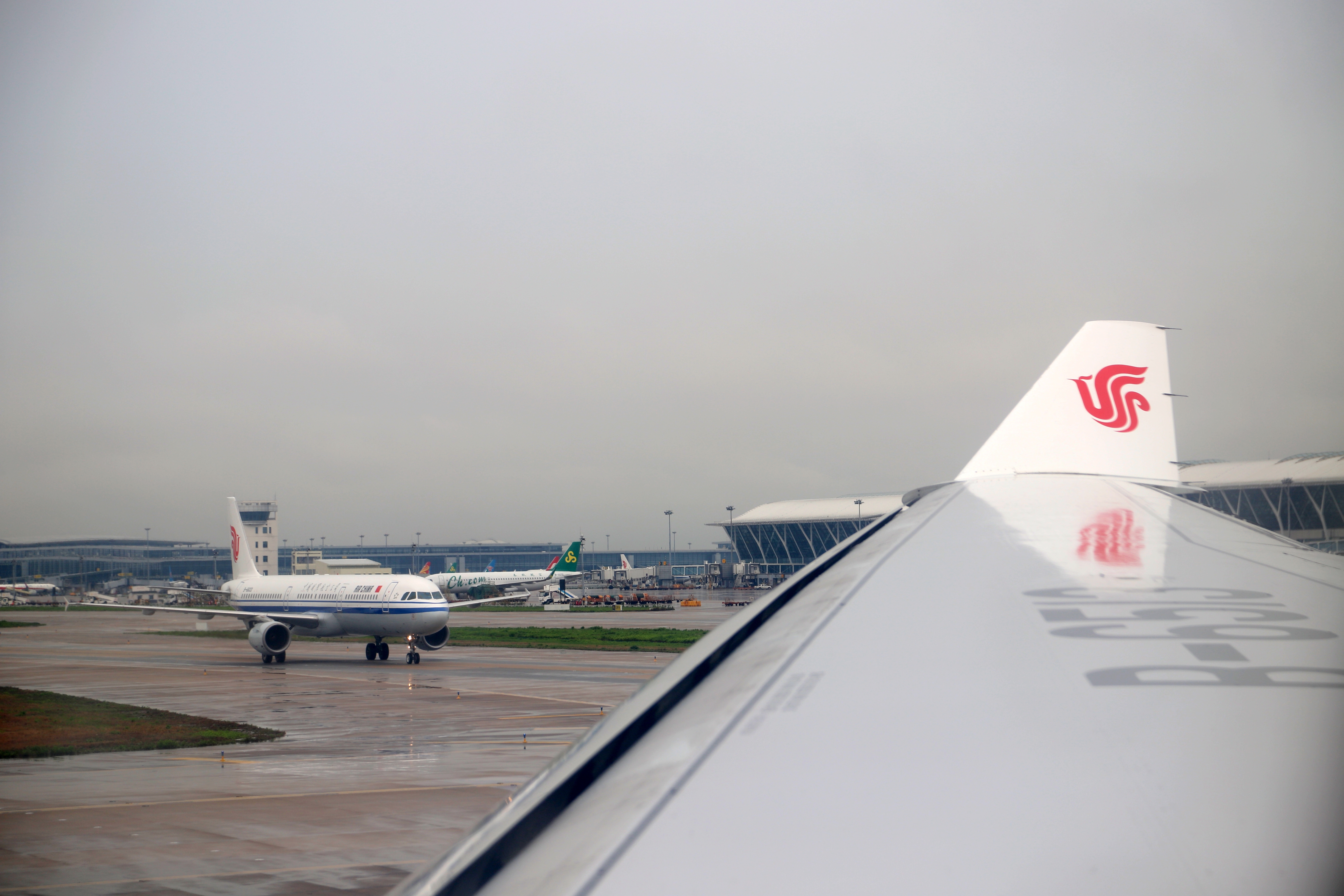 China's big three airlines post combined second quarter loss