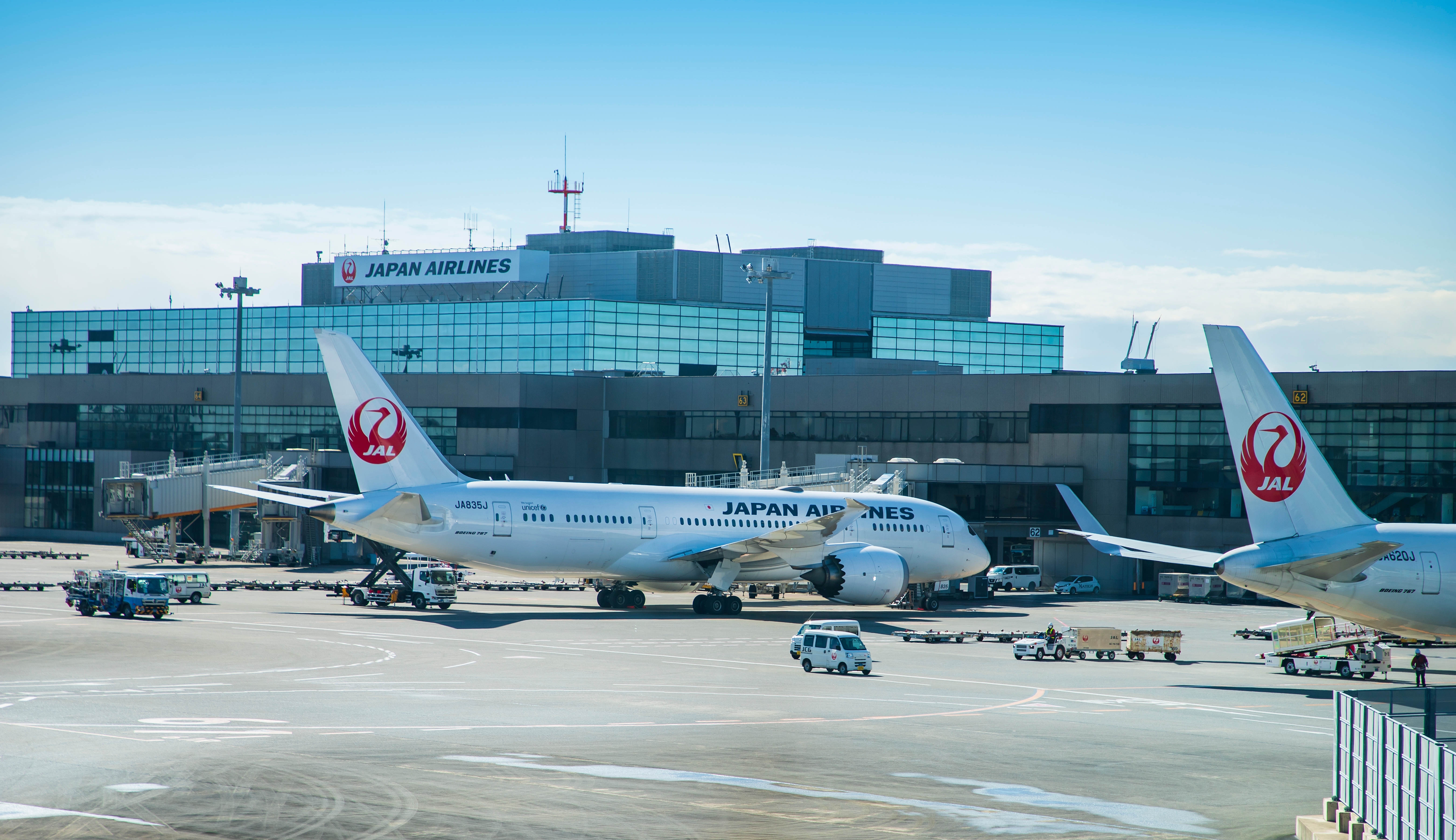 JAL reports fiscal first quarter results