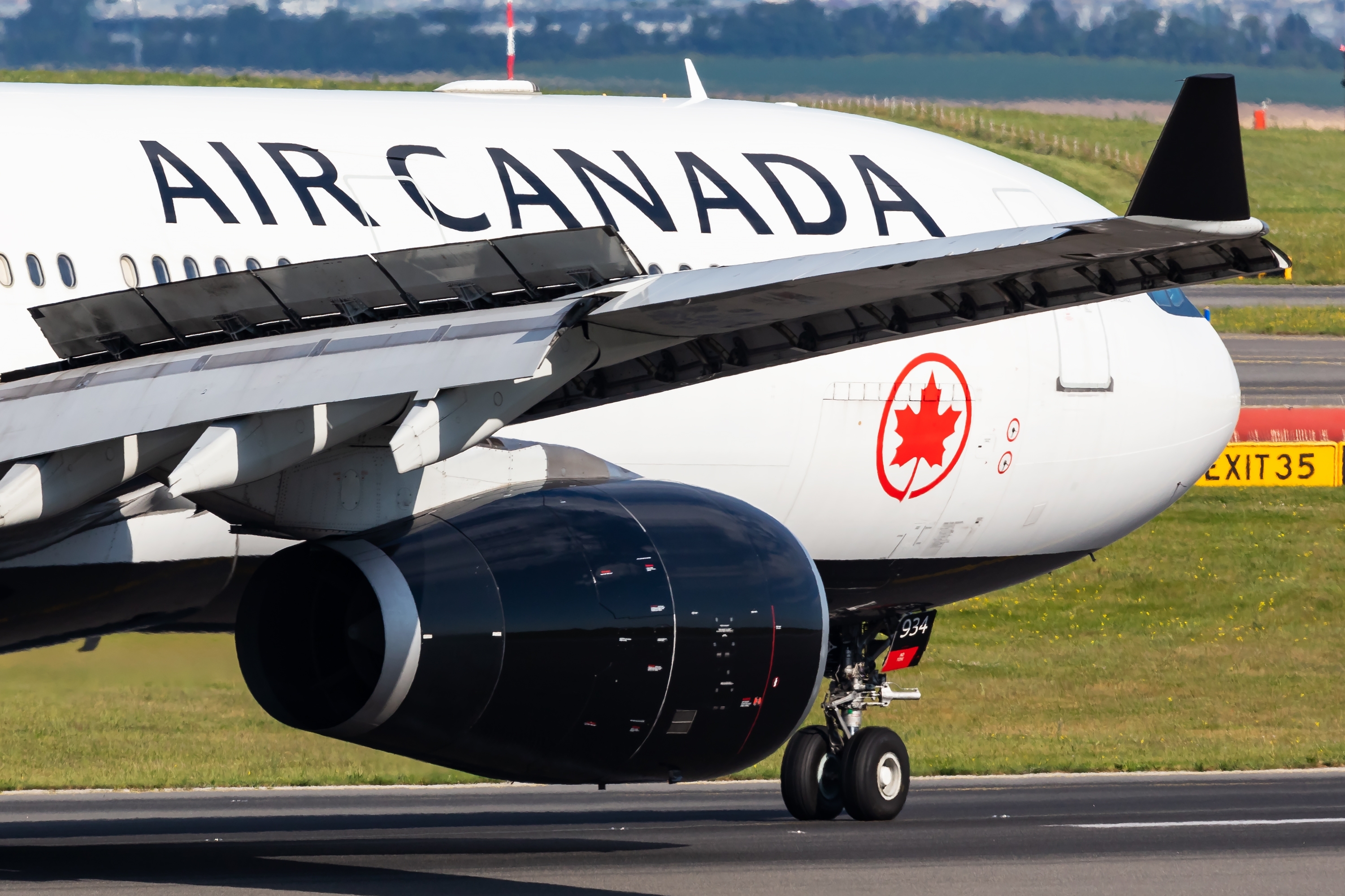 Air Canada commences new route between Montreal and Porto