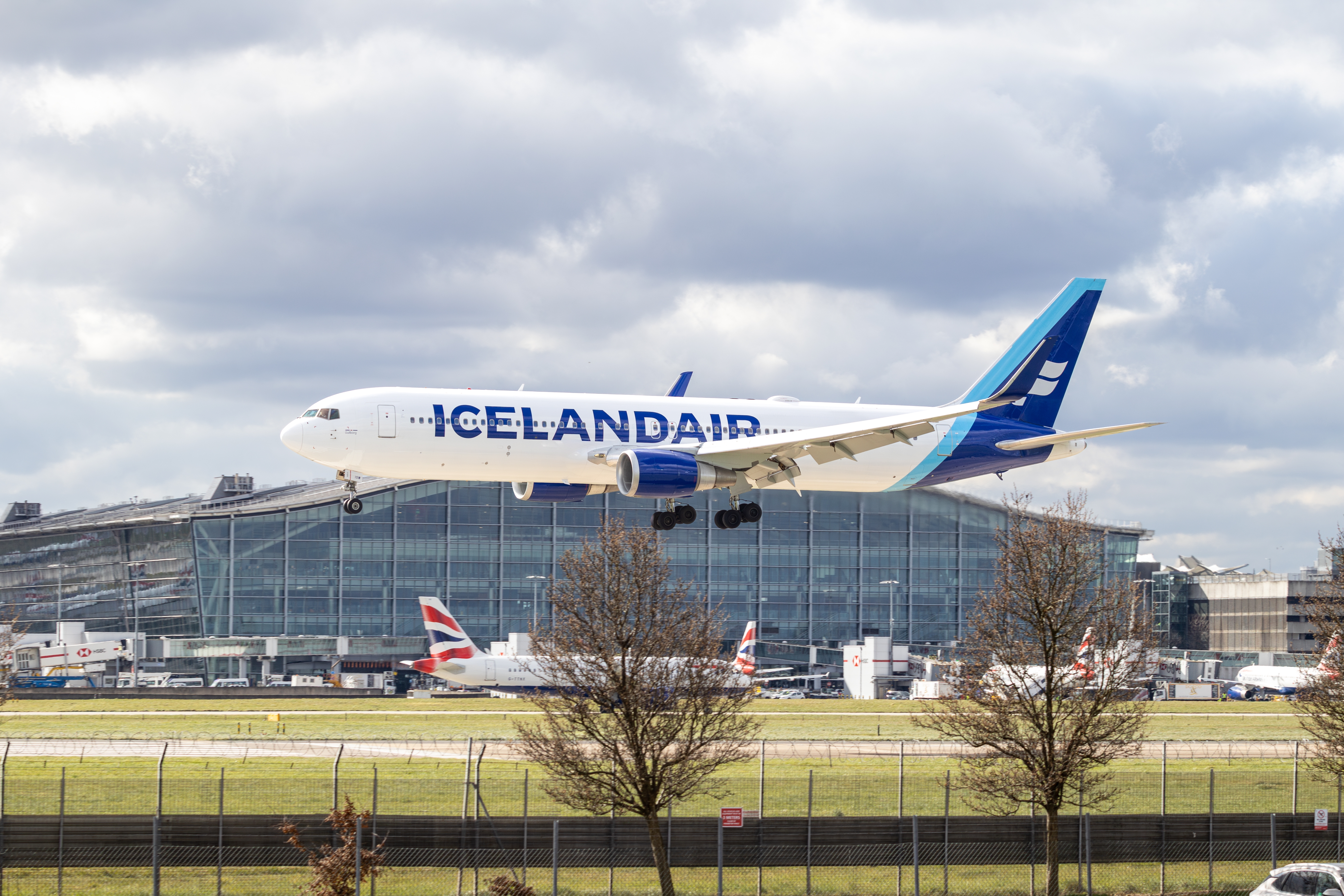 Icelandair to end widebody operations after reporting 'unsustainable financial performance'
