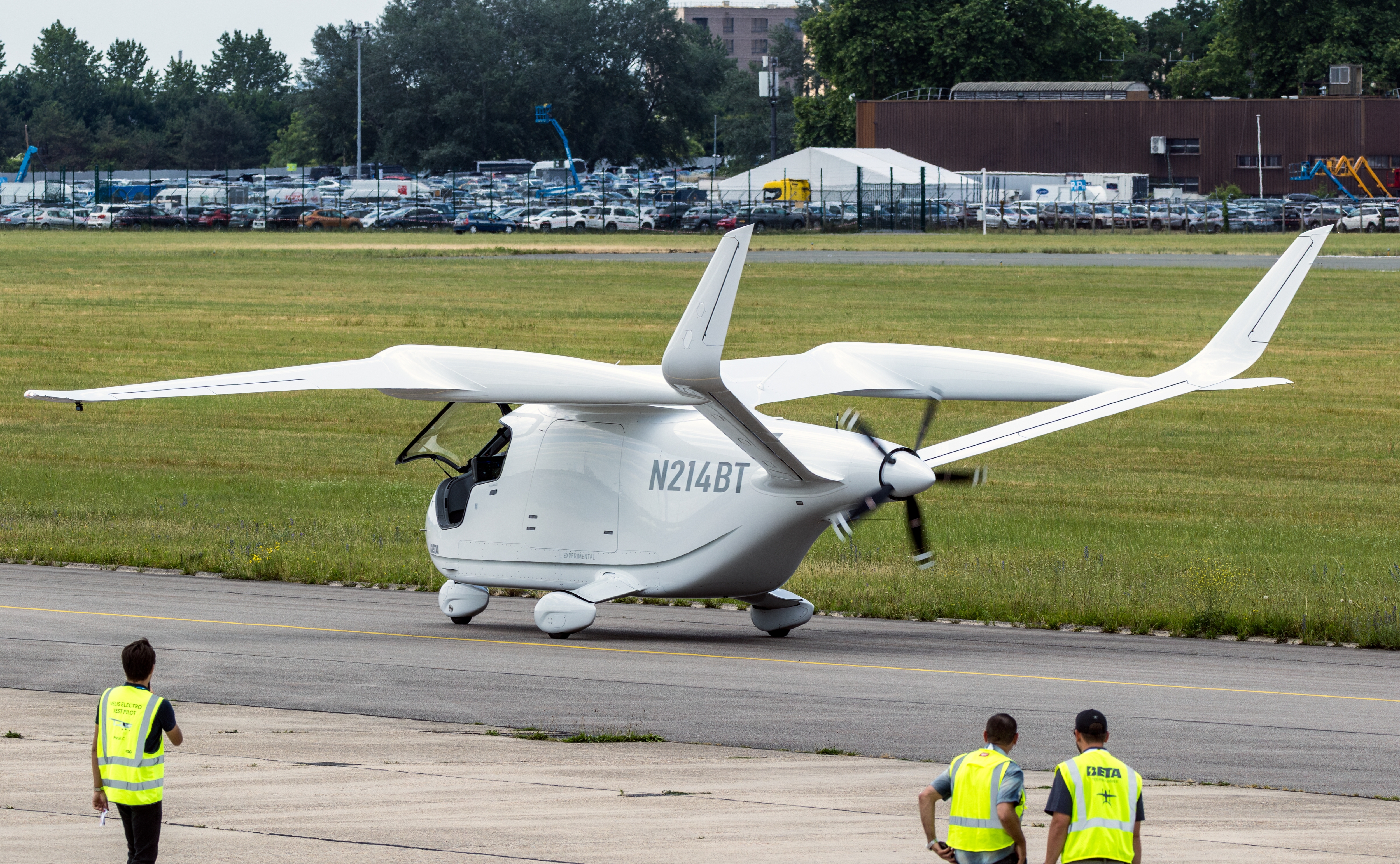 BETA Technologies receives order for 25 electric aircraft from SLI