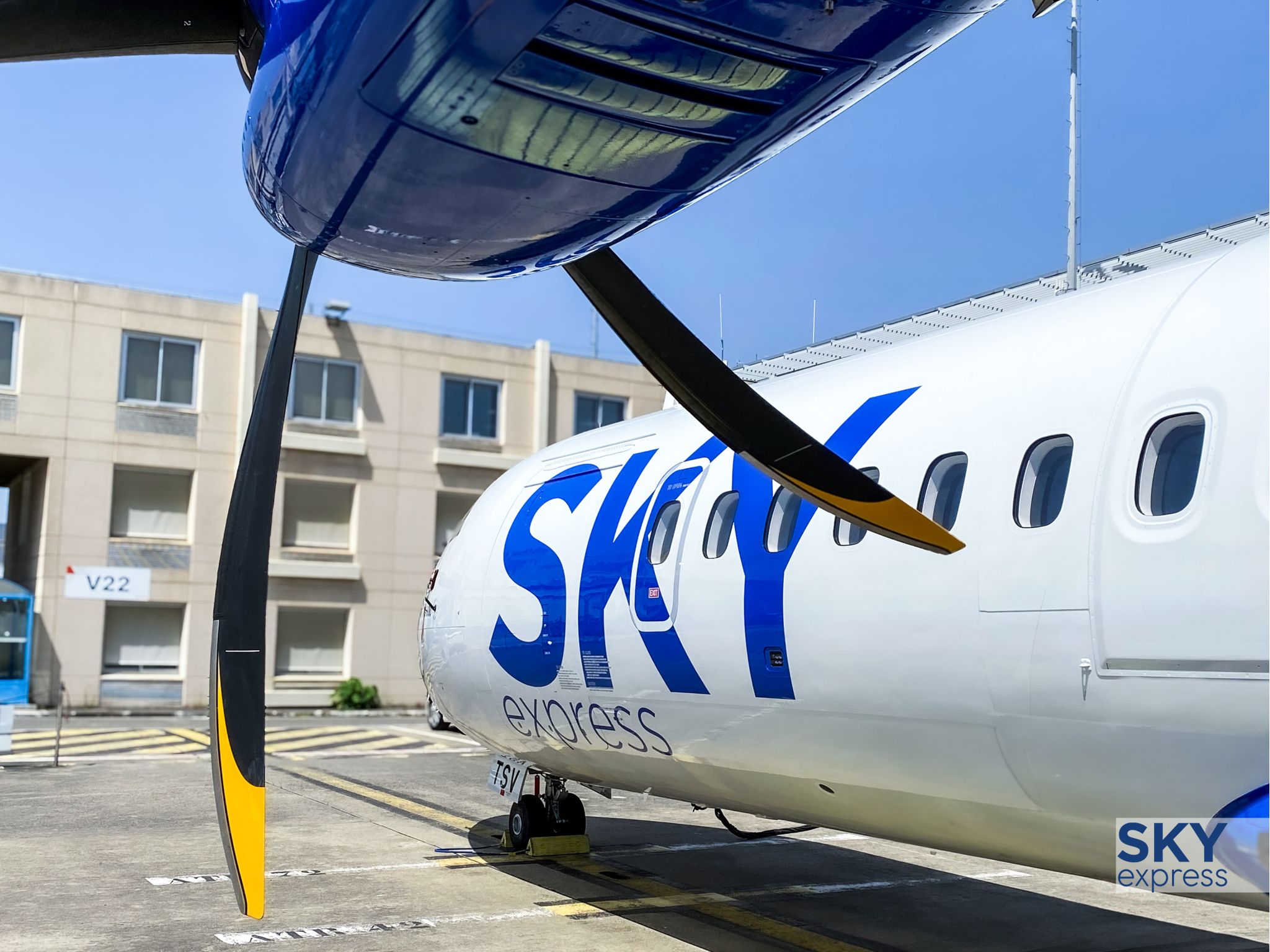 SKY express welcomes new ATR 72-600