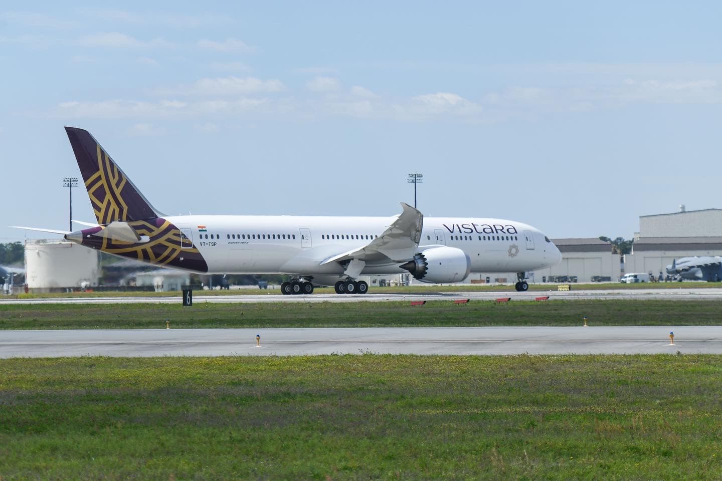 Vistara takes delivery of one 787-9