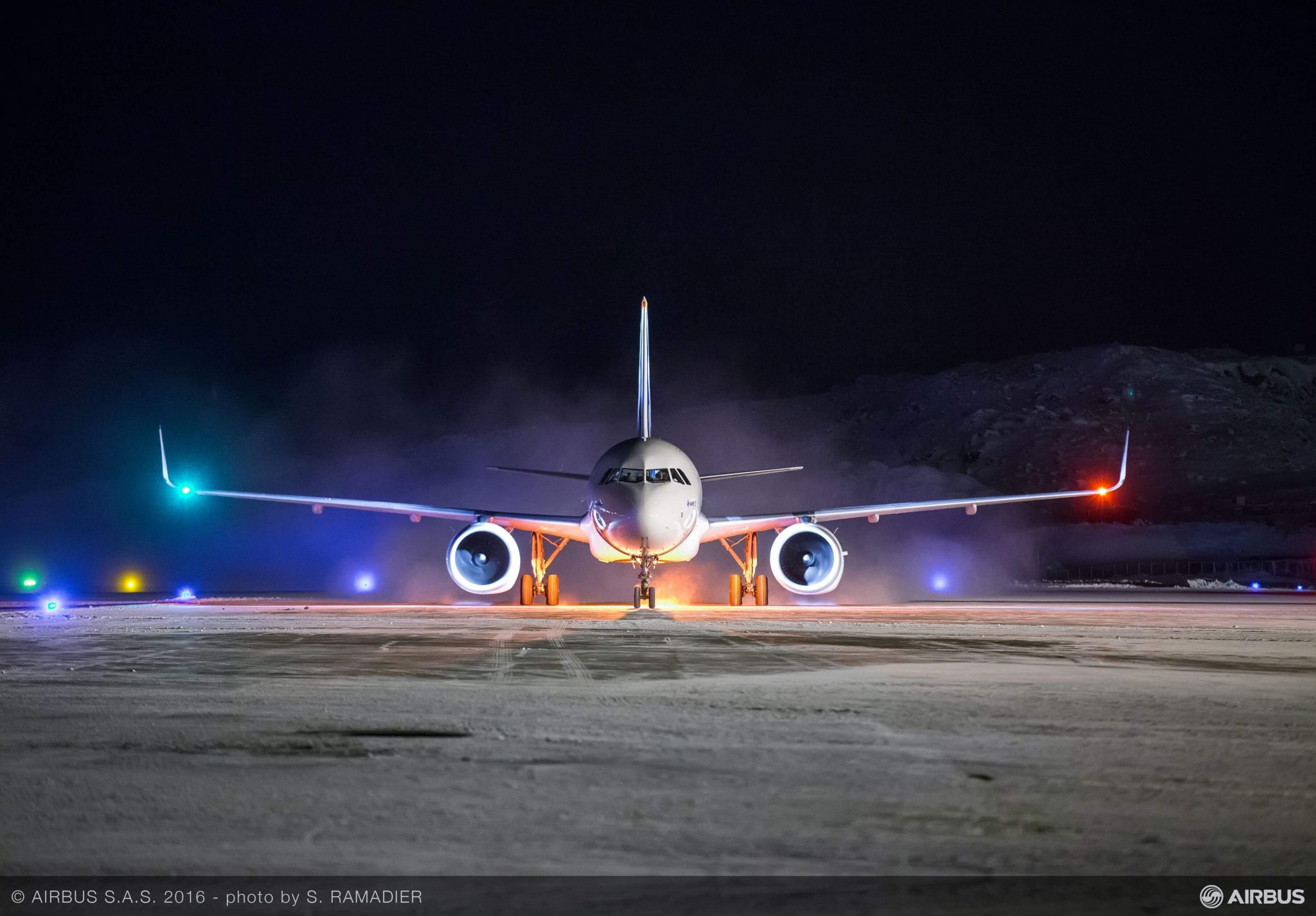 Snow storm impacts flights on US East Coast