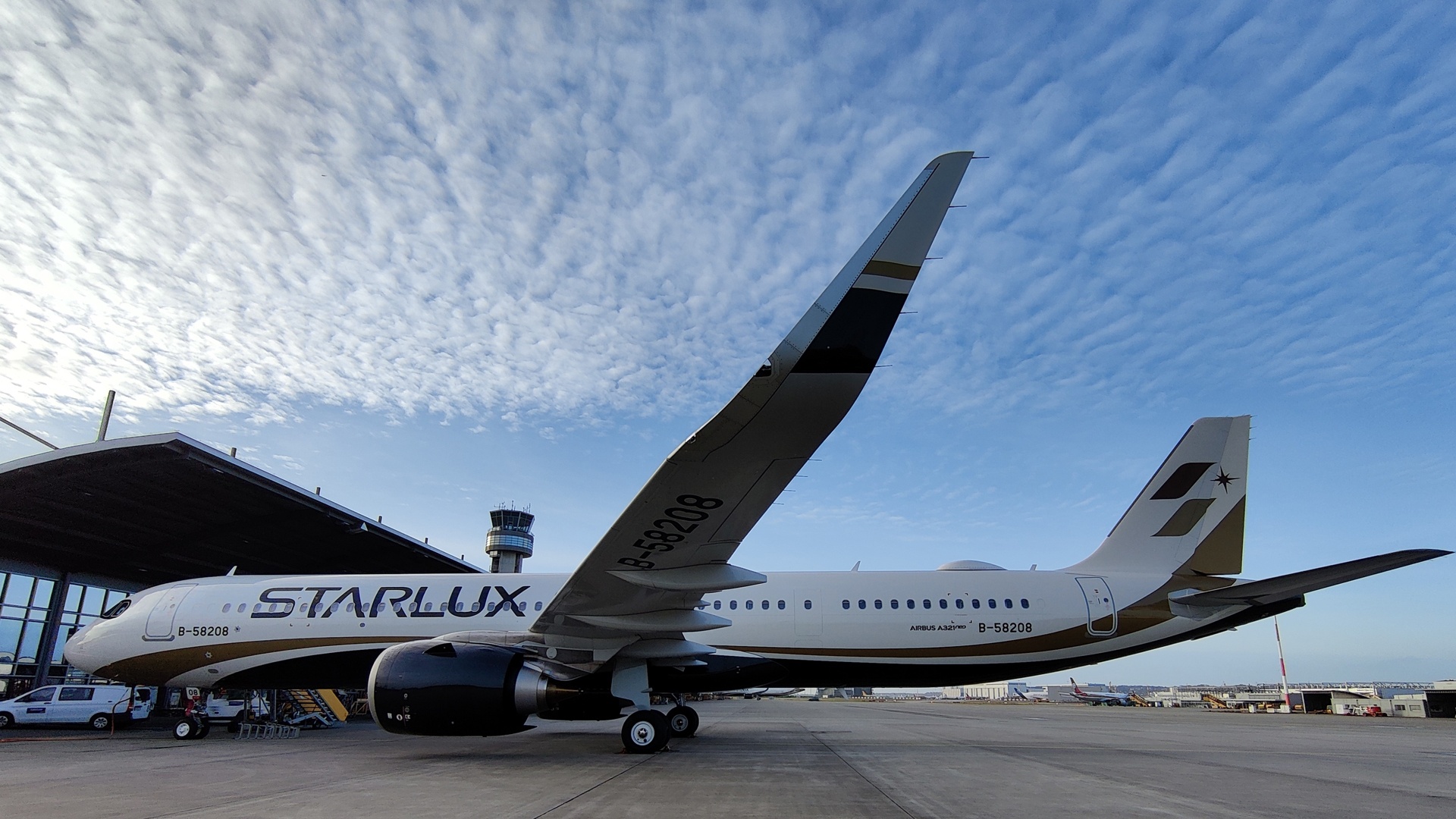 ACG delivers one A321neo to STARLUX Airlines