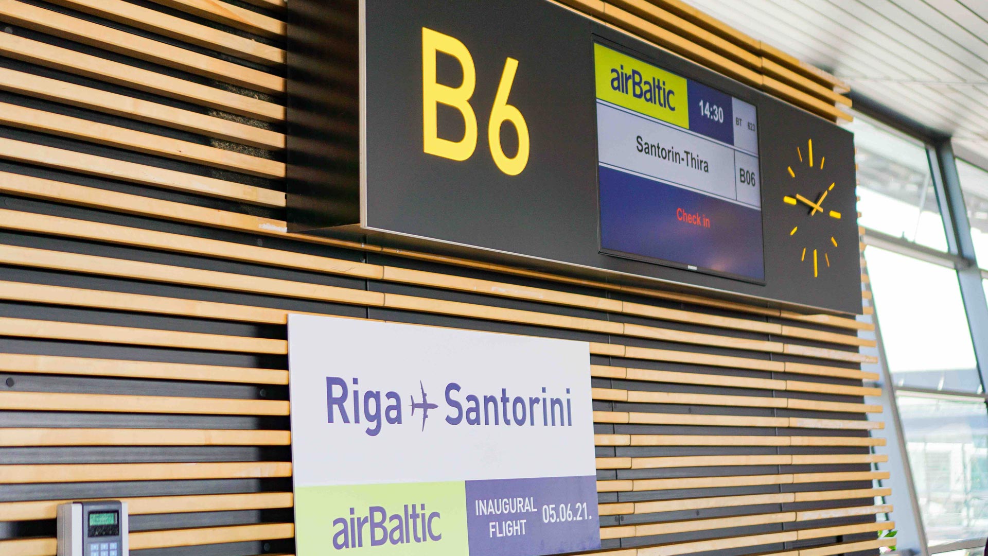 airBaltic launches airBaltic Holidays; flights to Santorini