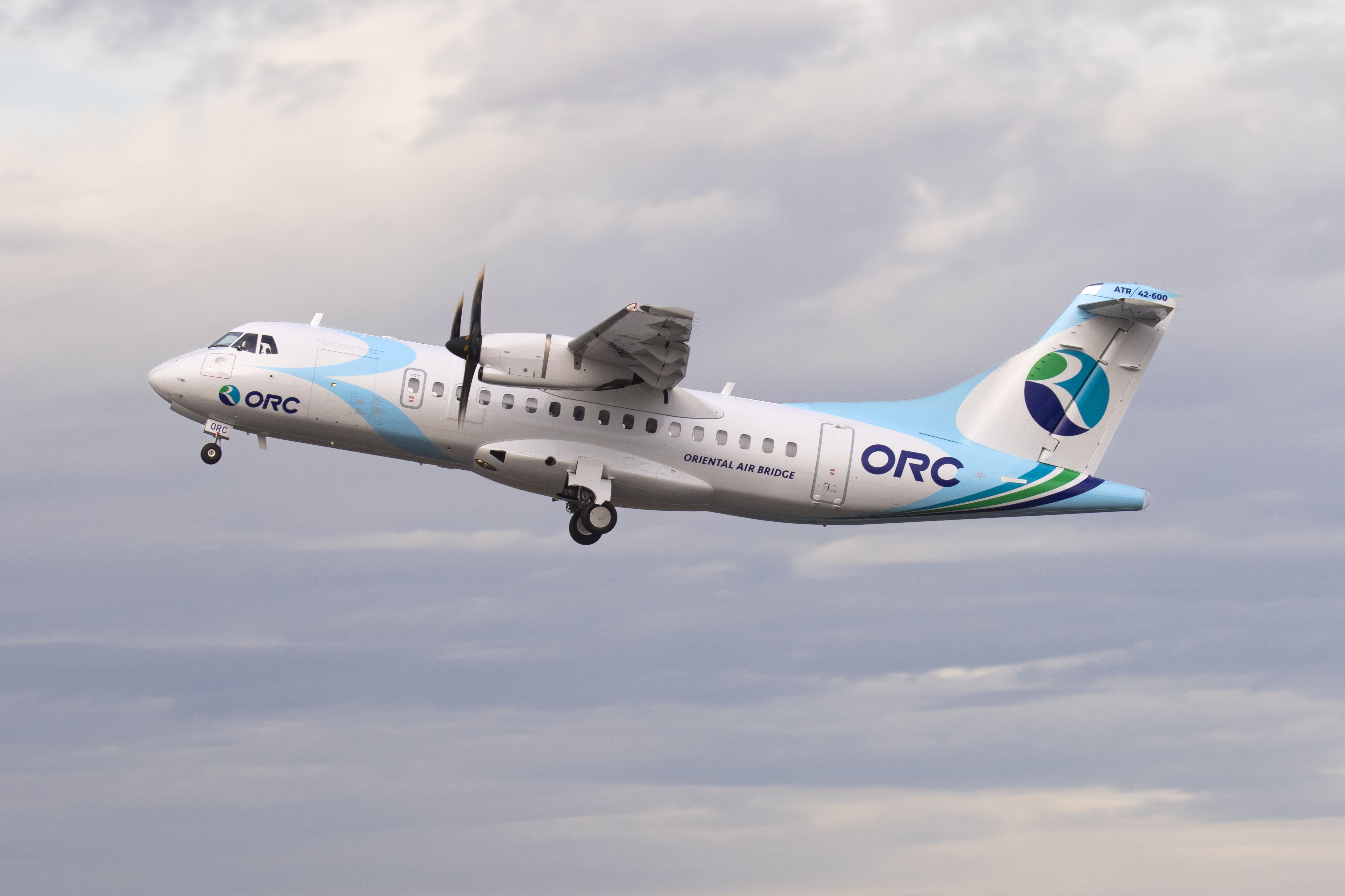 Japanese regional carrier ORC takes delivery of ATR 42-600 for remote island operations