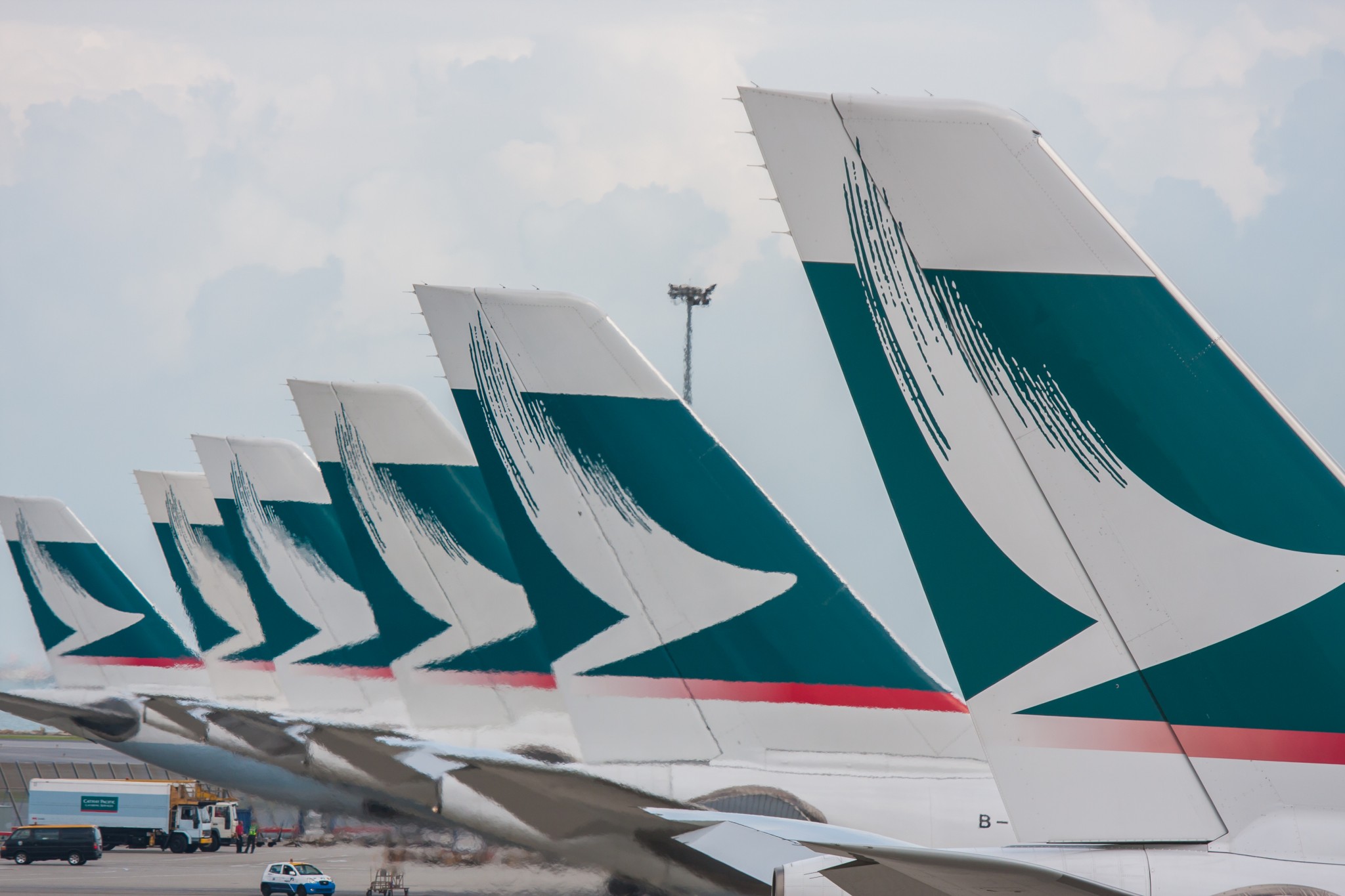 Cathay Pacific convertible bond sends shares falling hard