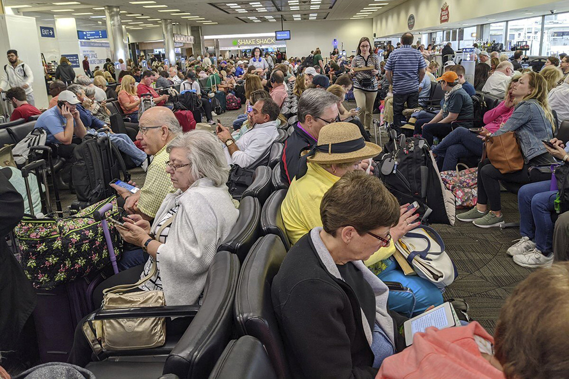 US passenger traffic to hit record high, TSA on alert