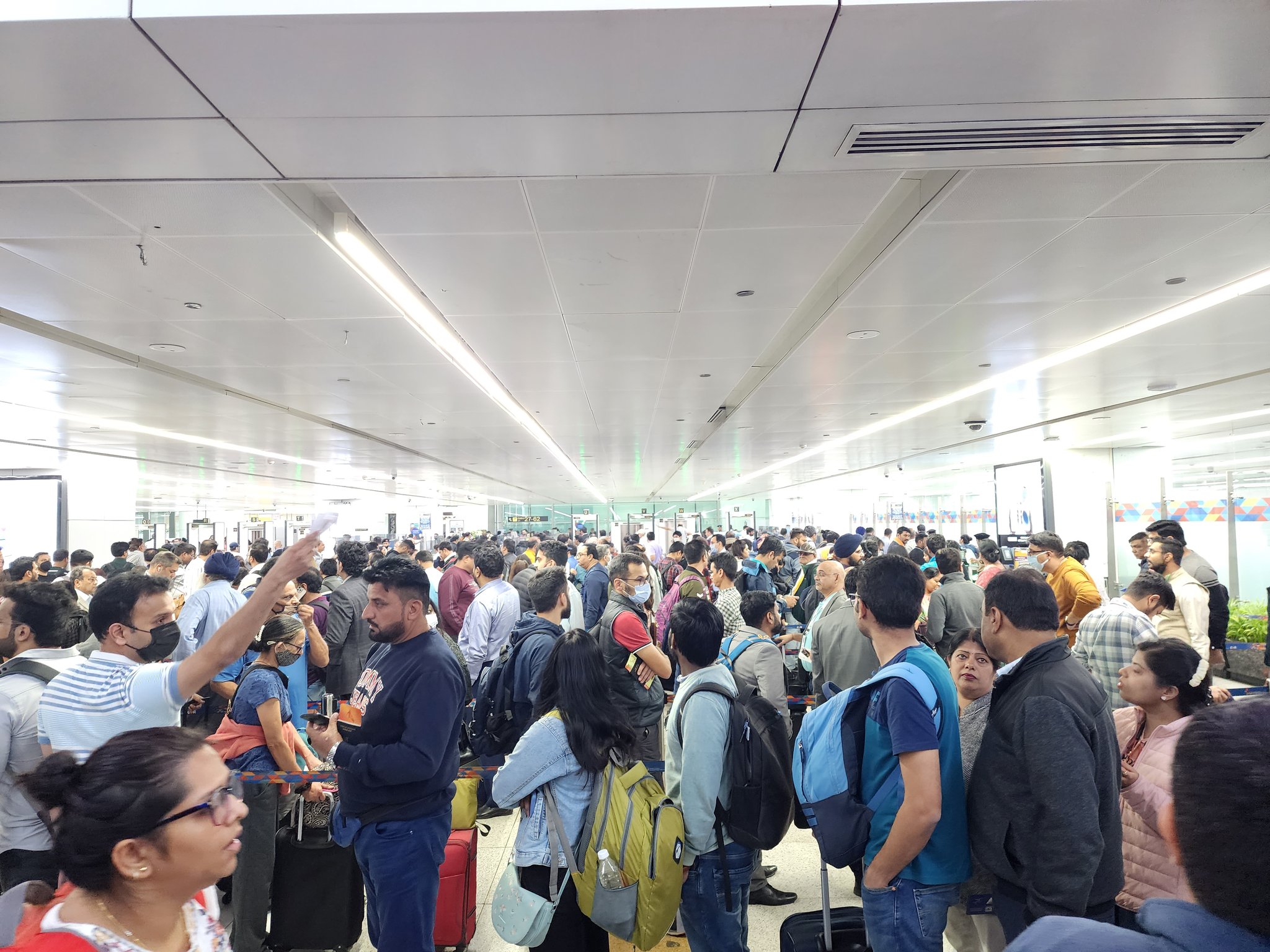 Chaos at Delhi, Bengaluru airports, passengers angry