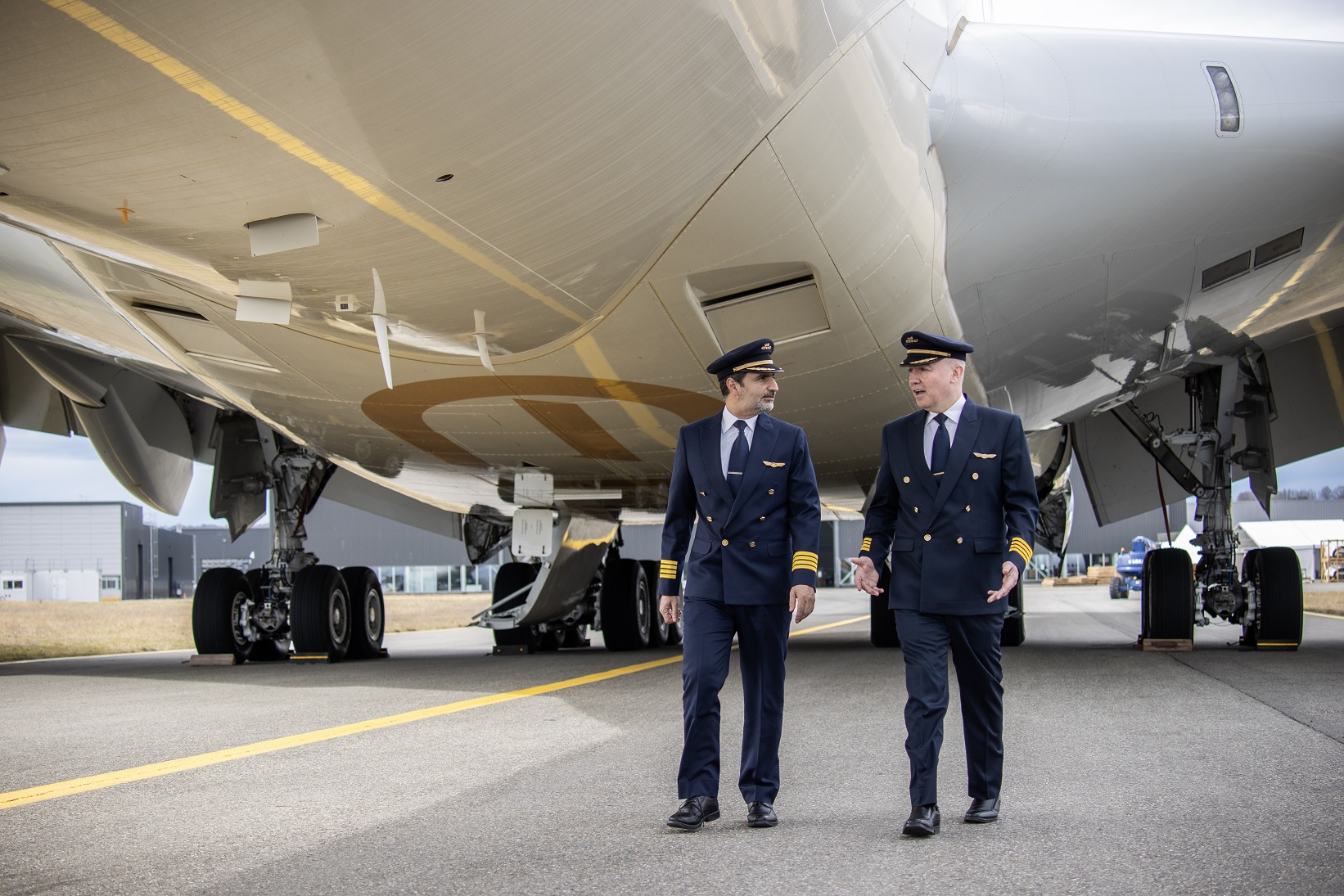 Etihad enables pilots to fly both A350 and A380 aircraft