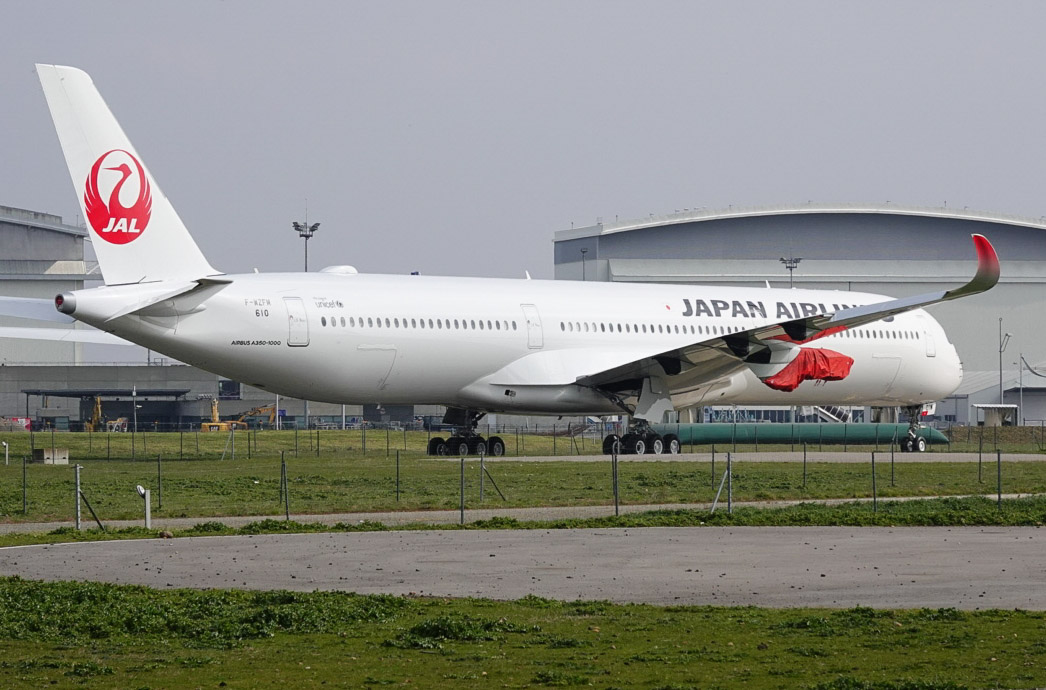 JAL unveils A350-1000