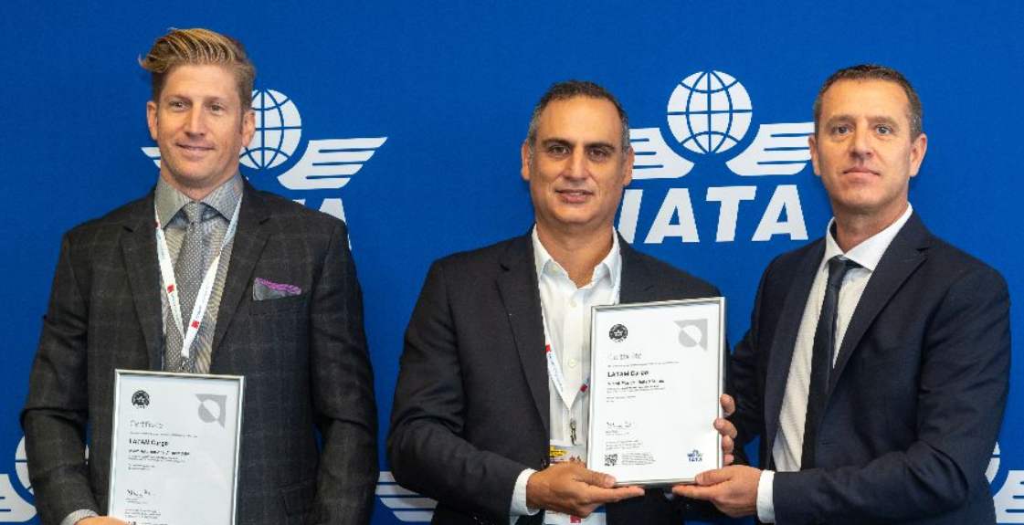 LATAM Cargo Chile receives IATA’s certification for safe handling and transport of Lithium batteries