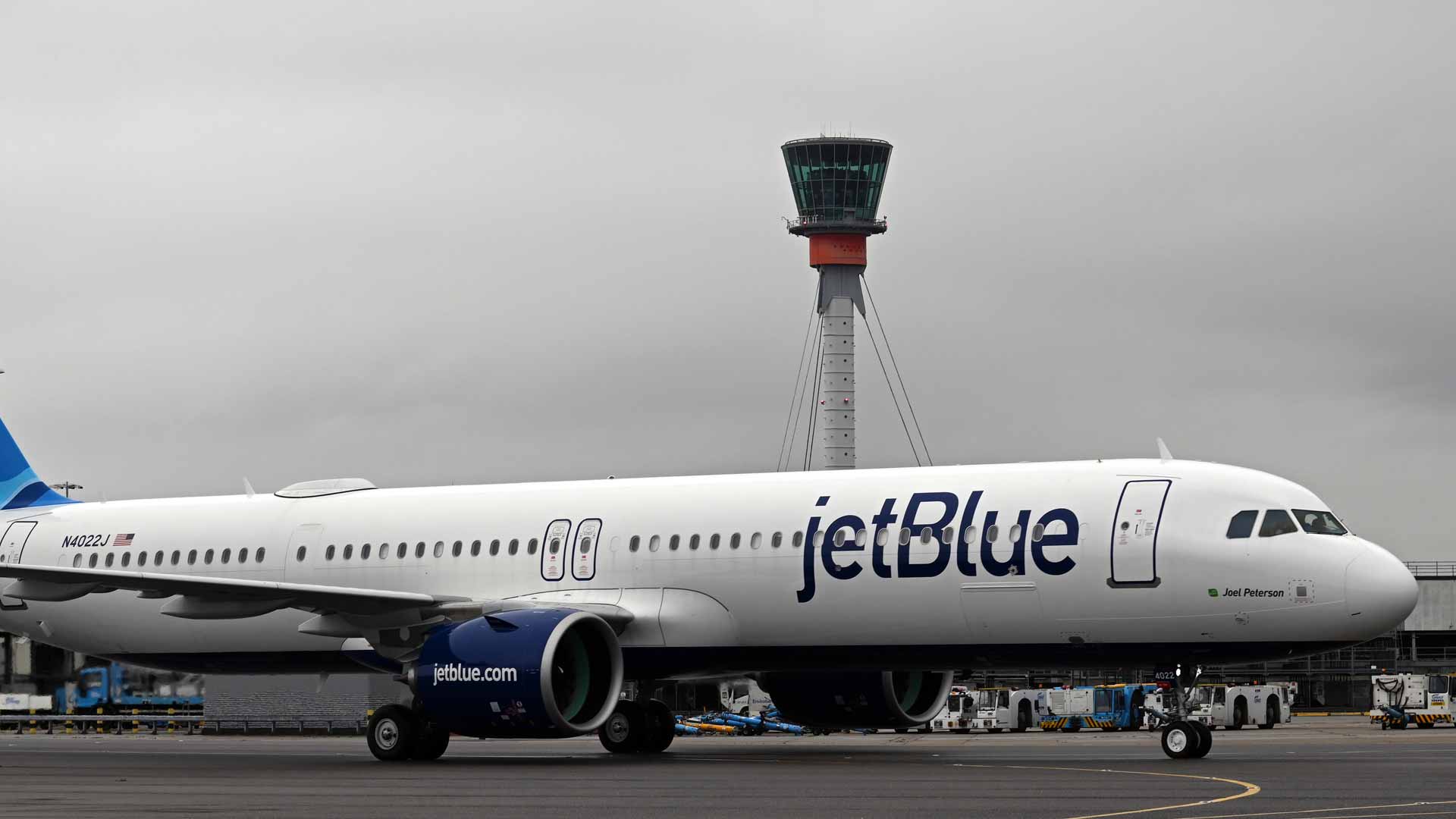 JetBlue begins New York to London services