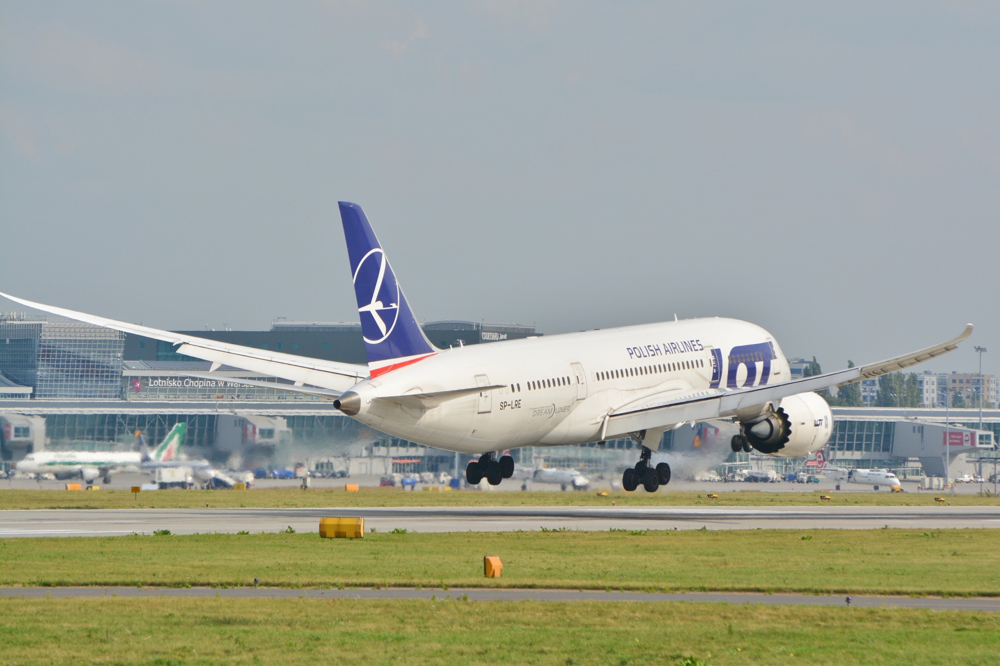 LOT Polish Airlines begins direct flights between Kraków And Chicago