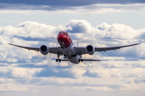 Norwegian sells two 787s