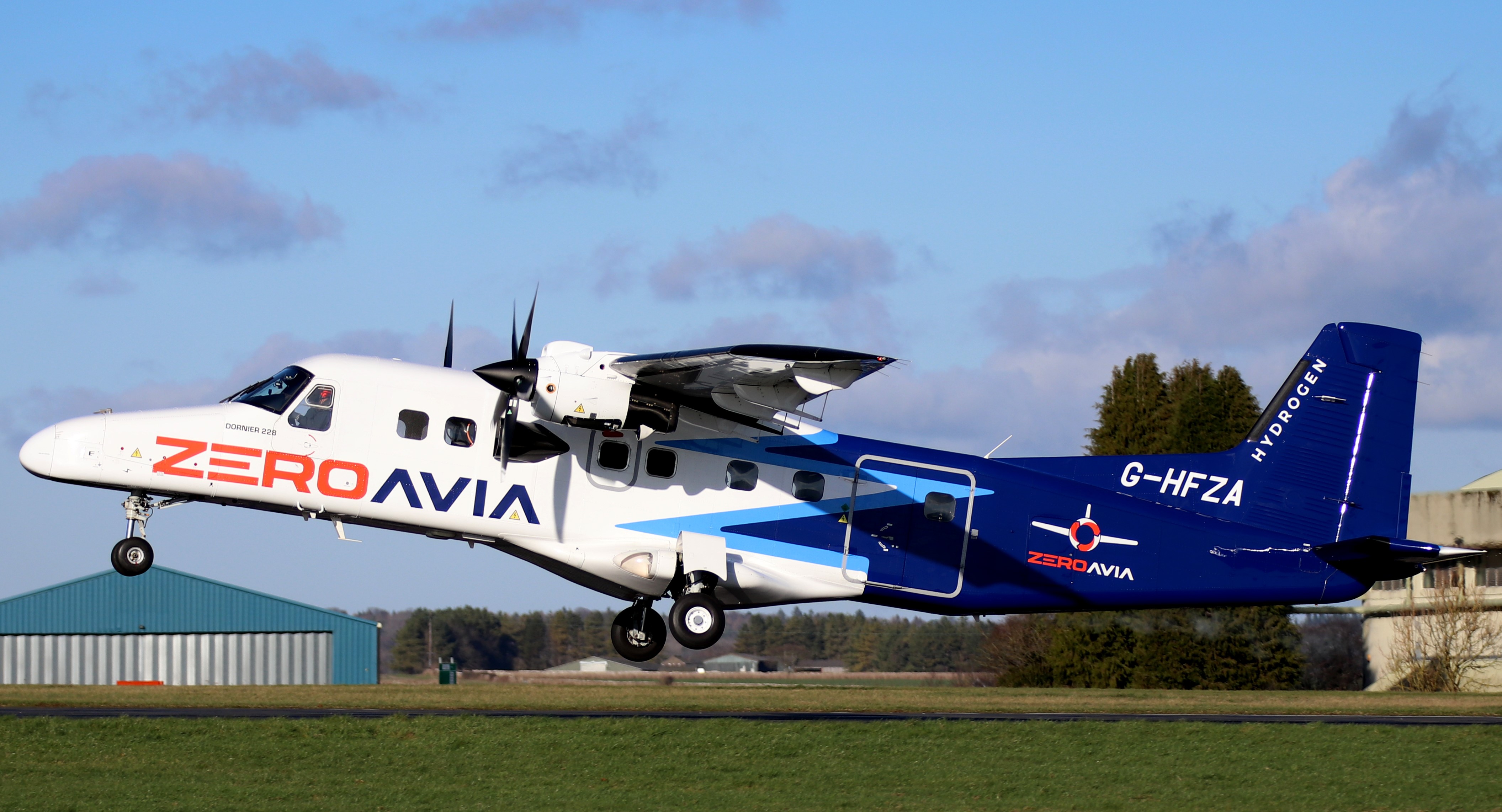 ZeroAvia and Scottish Power sign partnership to support zero-emission flights