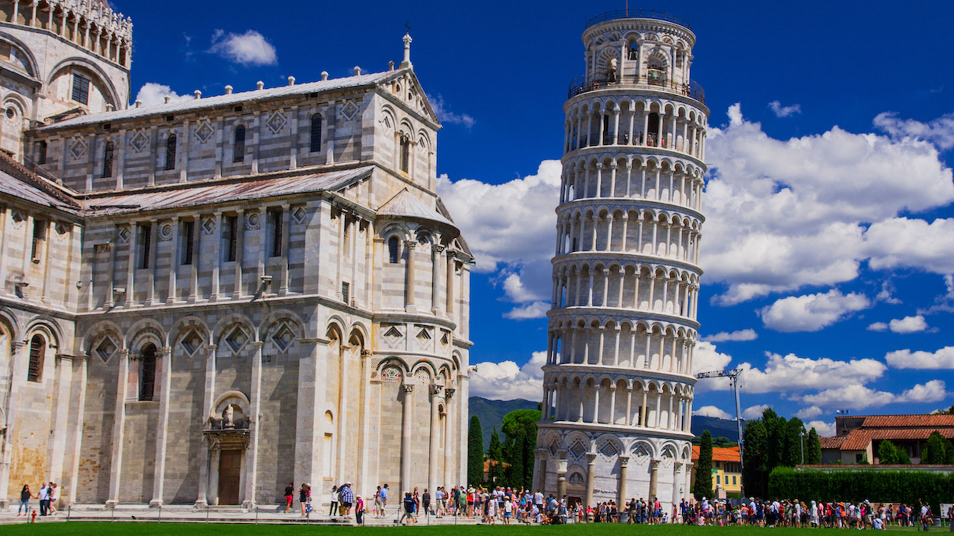 Ryanair leans on Pisa for extra UK summer routes