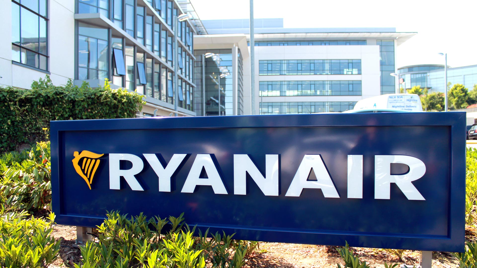 Ryanair reports near-record FY profit of over €1.4 billion