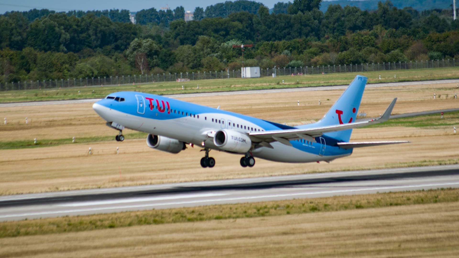 TUI air travel earnings up for first time since start of Covid pandemic