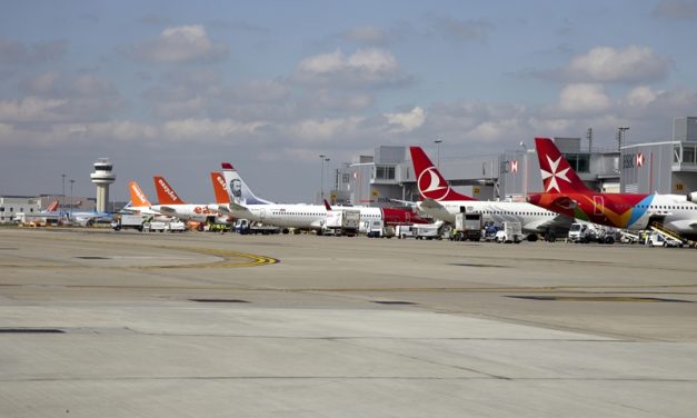 Strike at London Gatwick called off after ground staff accept new pay deal