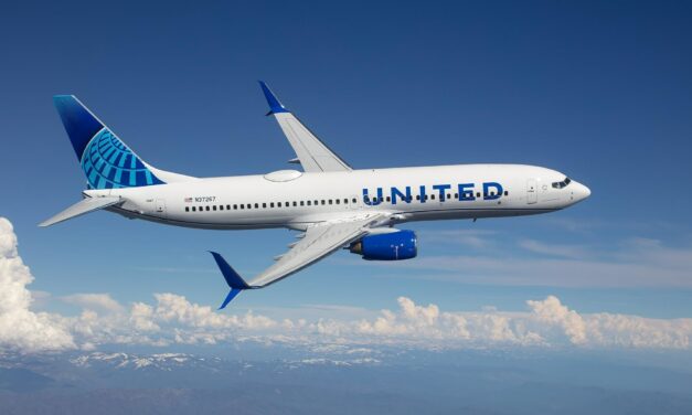 United Airlines reports positive second quarter  