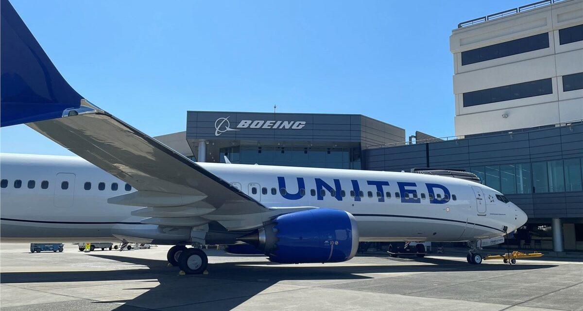 Aviation Capital Group delivers one 737 MAX 9 to United Airlines